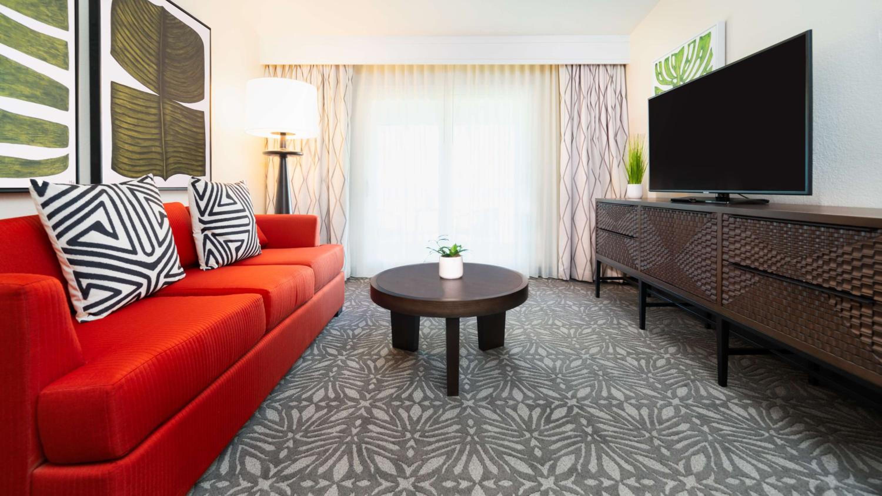 One-Bedroom King Suite - Photo 7