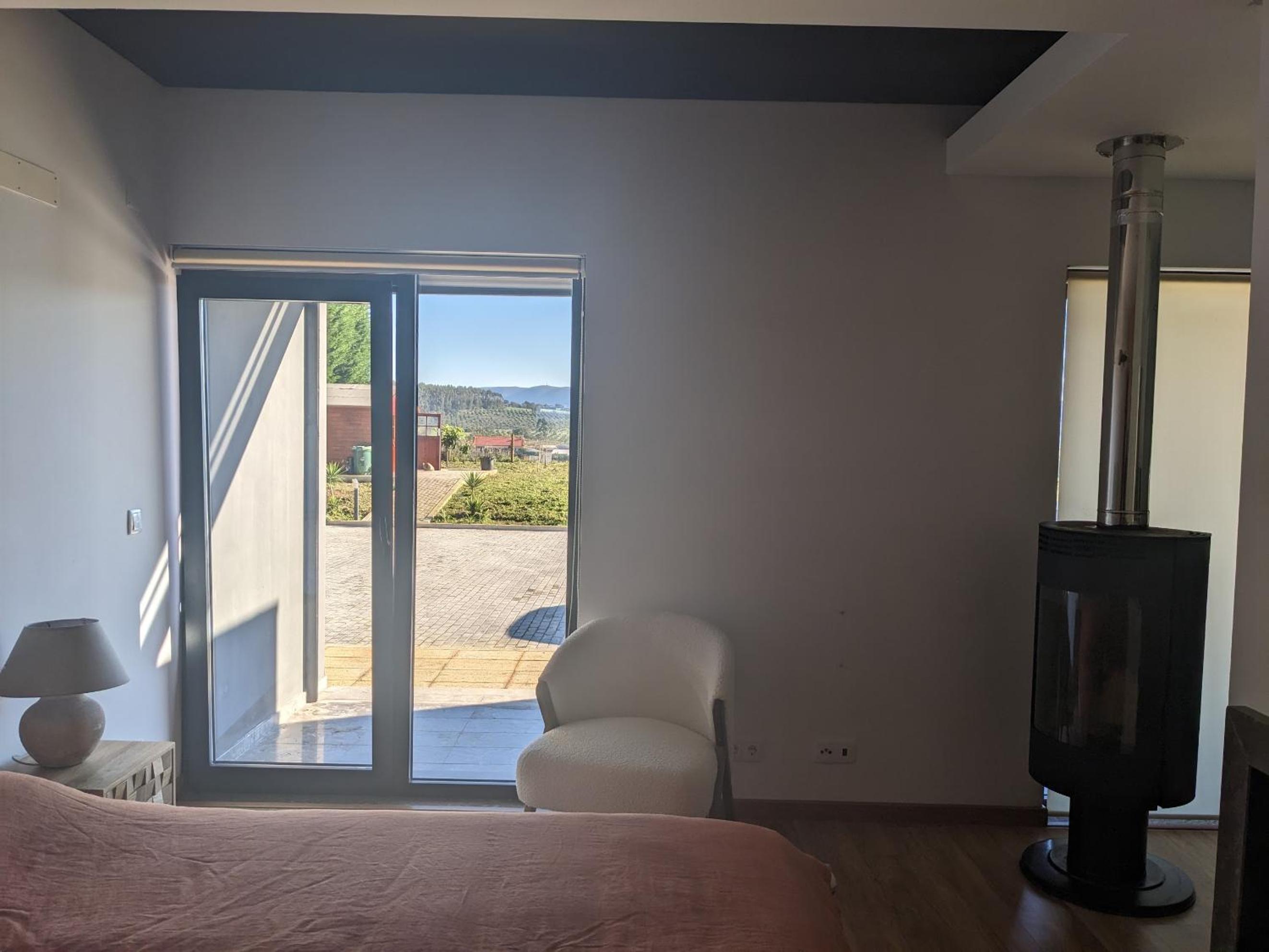 Six-Bedroom House photo 1