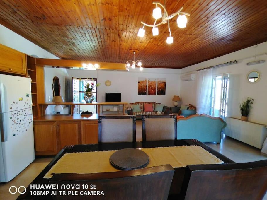 Three-Bedroom House photo 3
