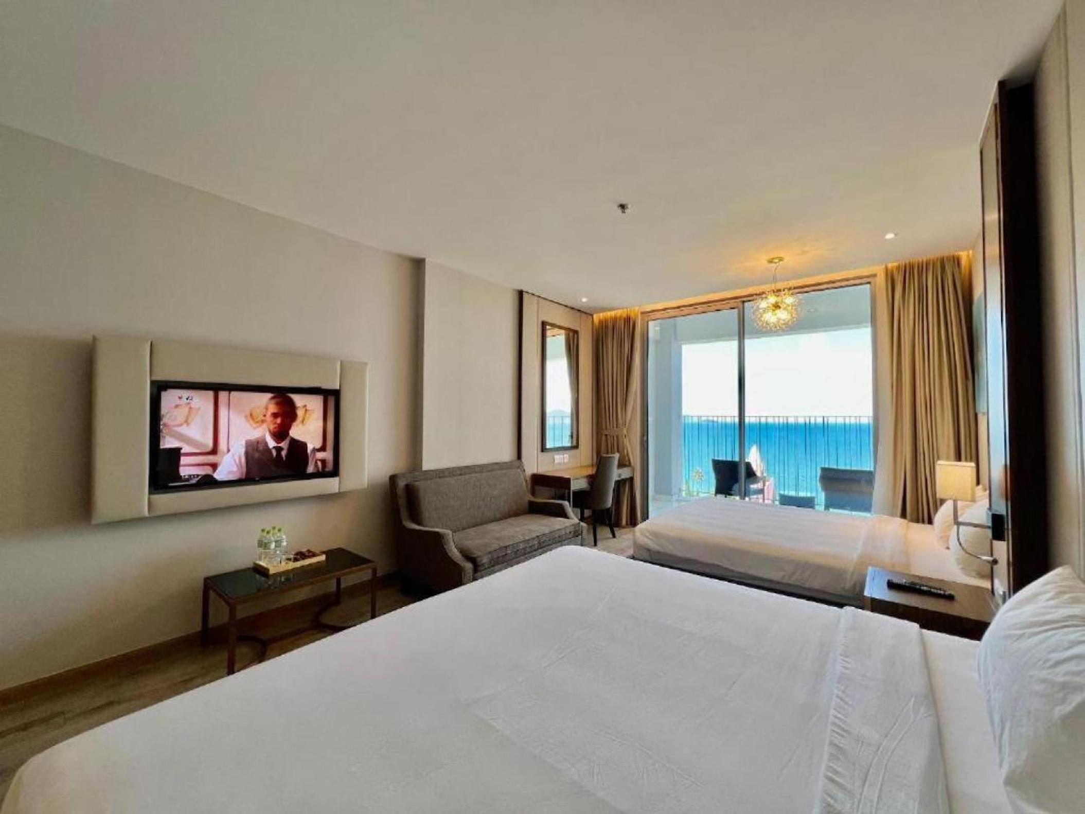 Family Room With Sea View - Photo 1