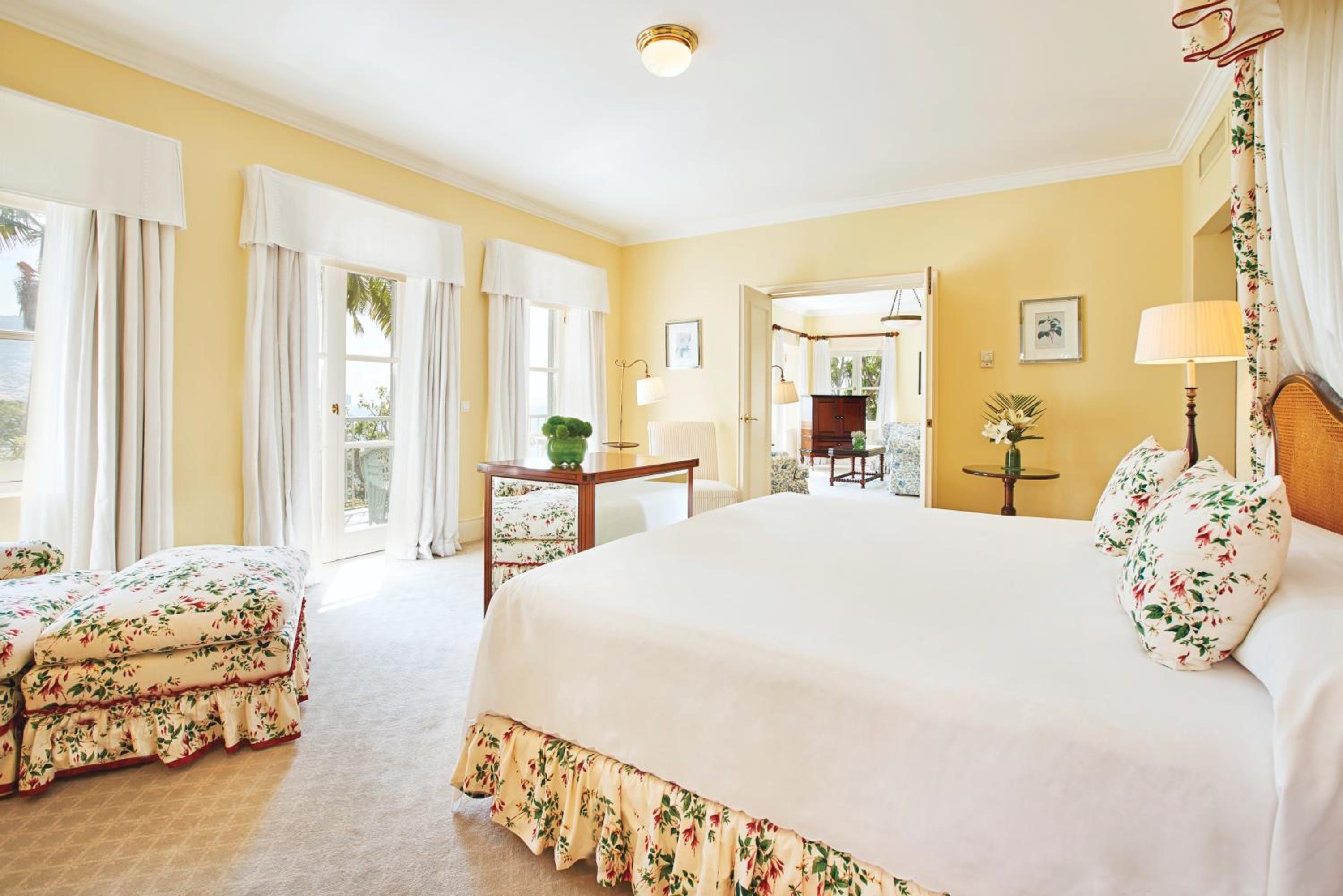 Deluxe Suite - Photo 1