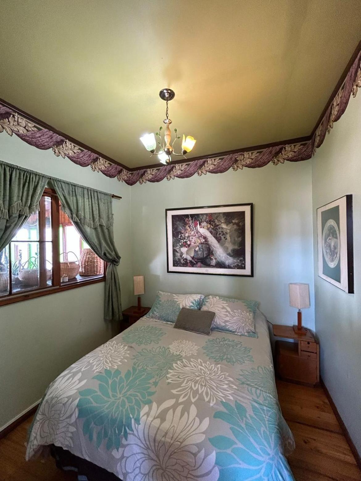 Standard Double Room With Shared Bathroom