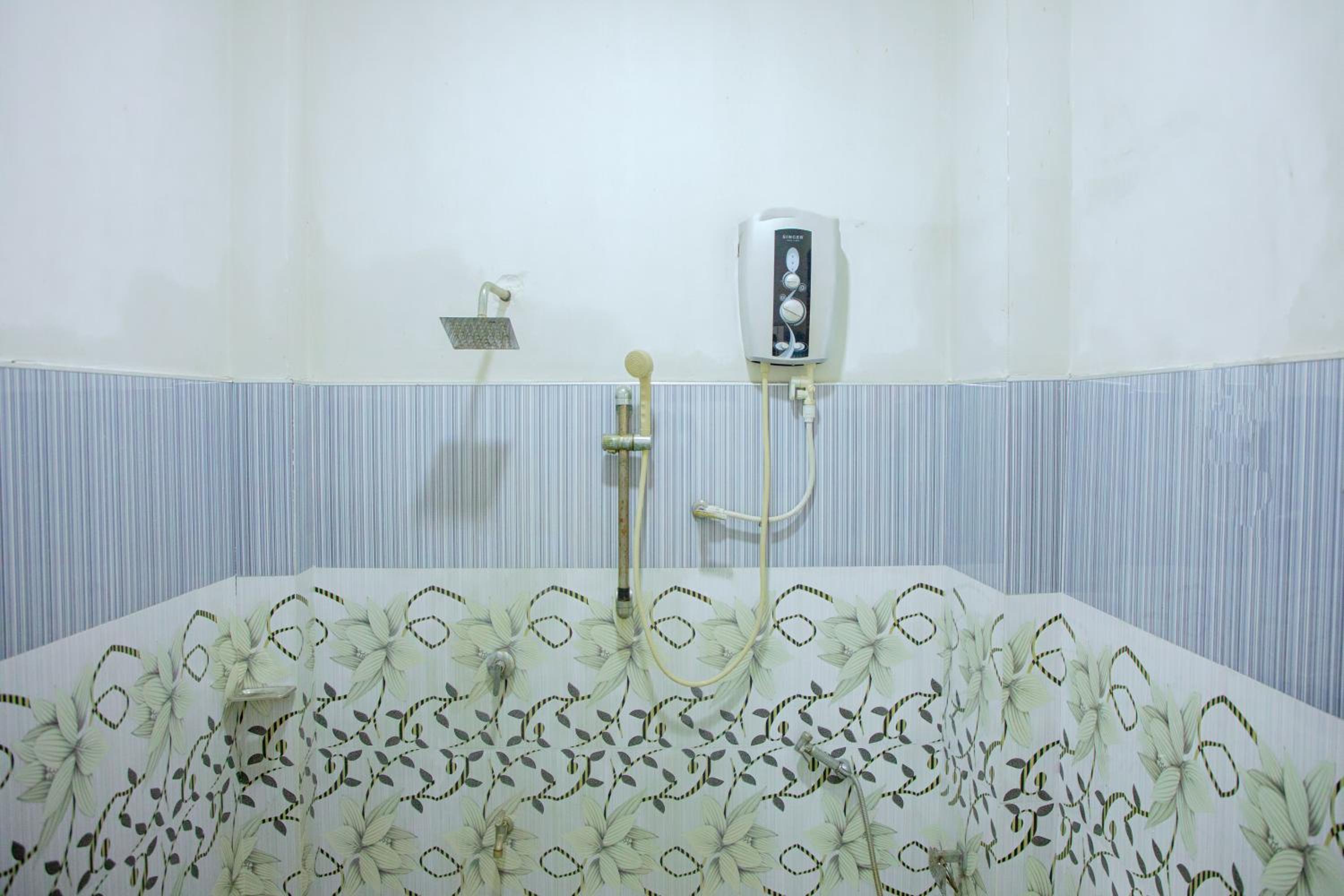 Double Room - Photo 7