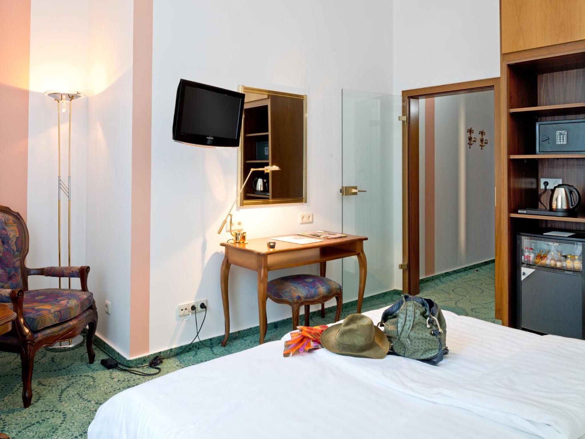 Standard Double Room - Photo 4