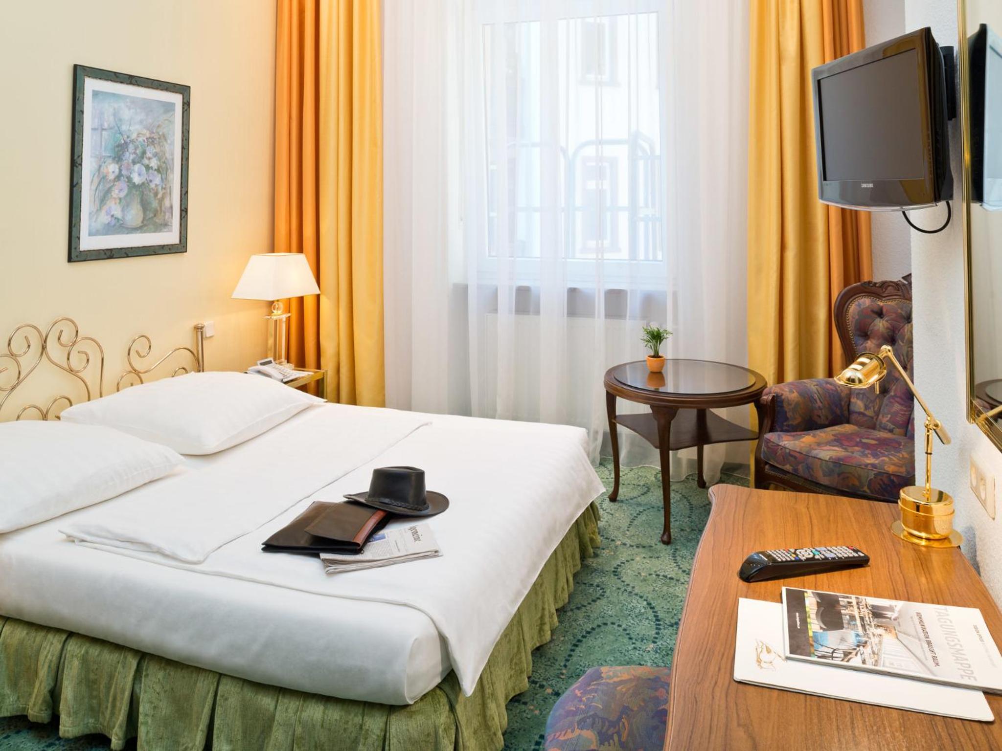 Standard Double Room - Photo 5