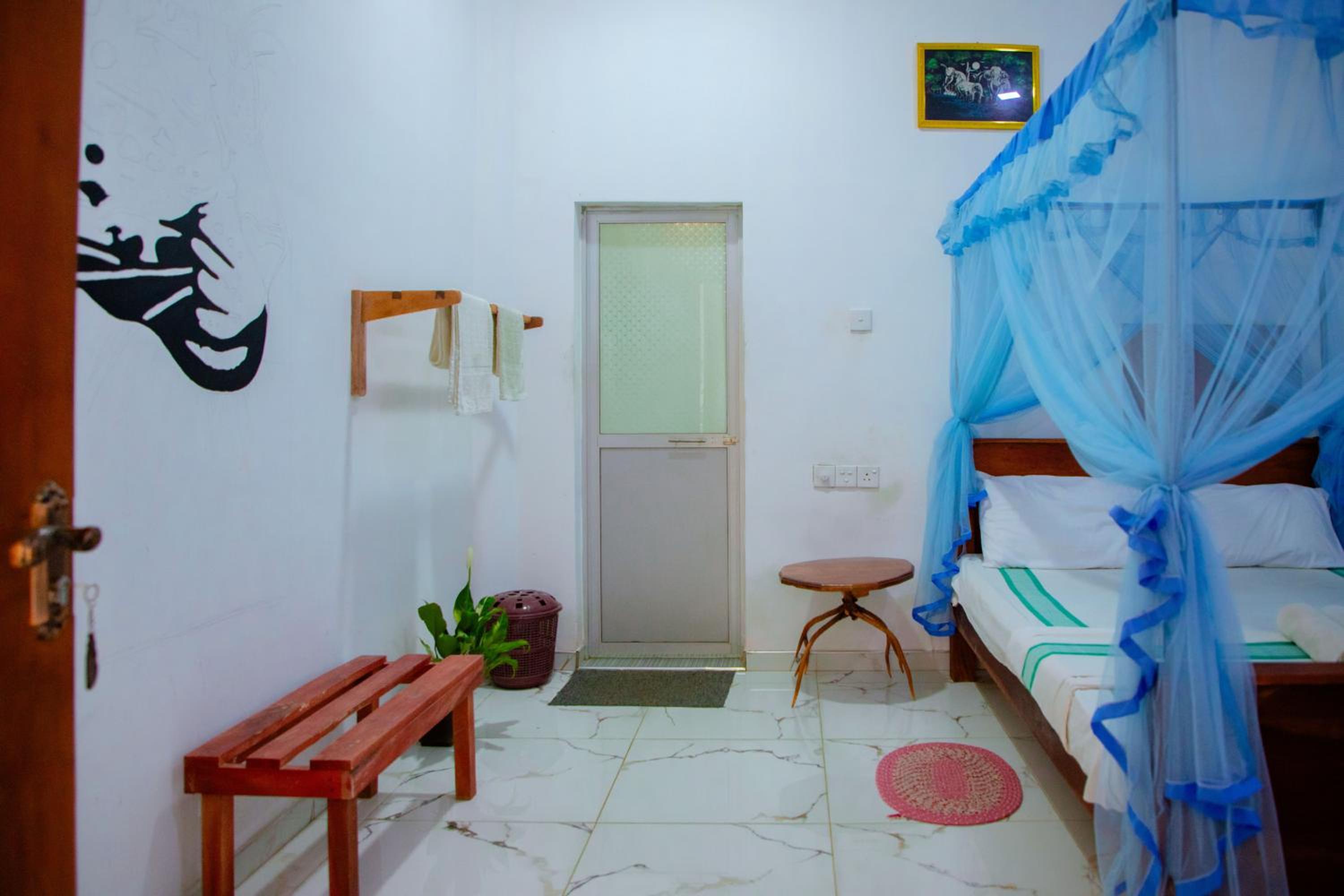 Double Room - Photo 5