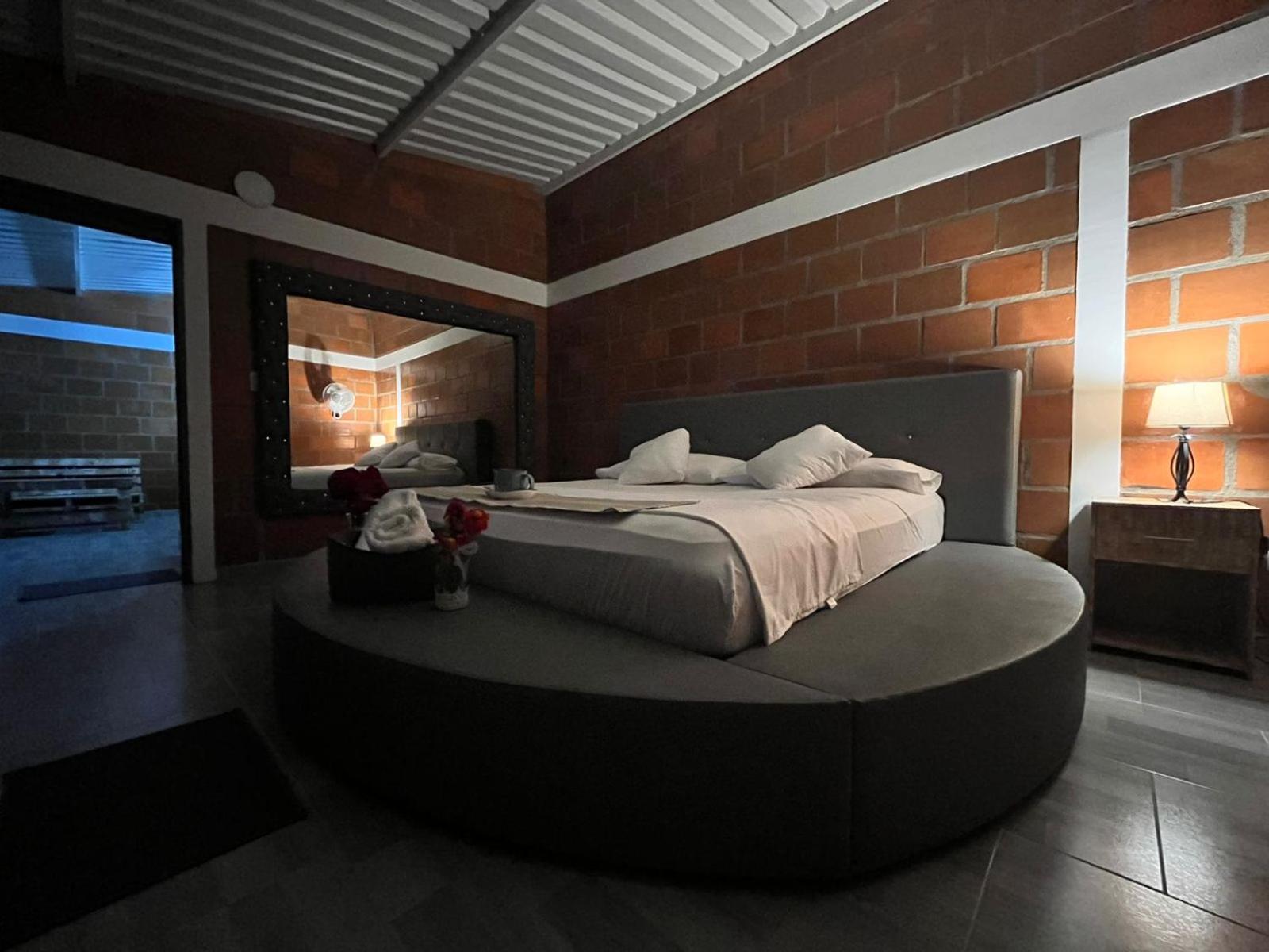 Deluxe King Room photo 3