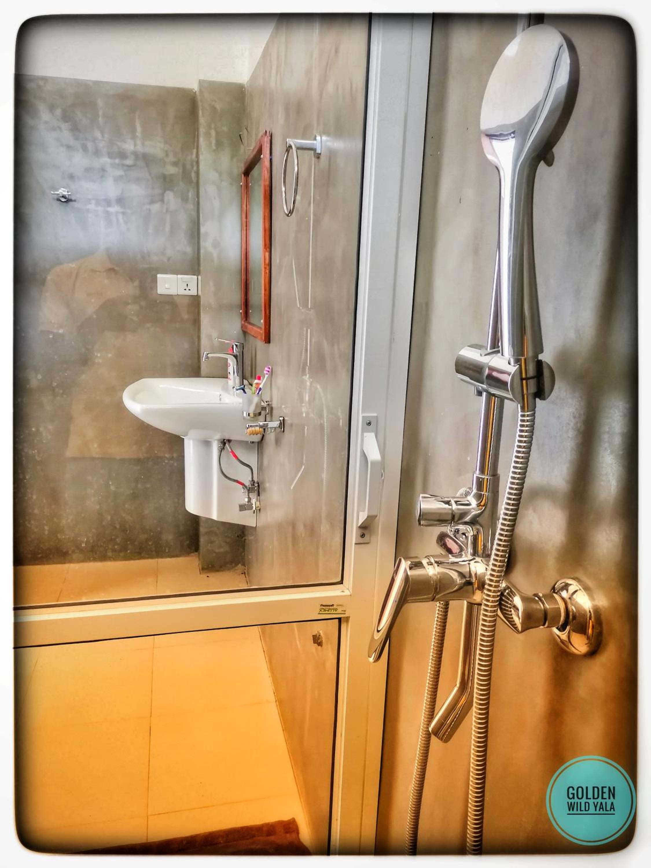 Deluxe Family Suite - Photo 4