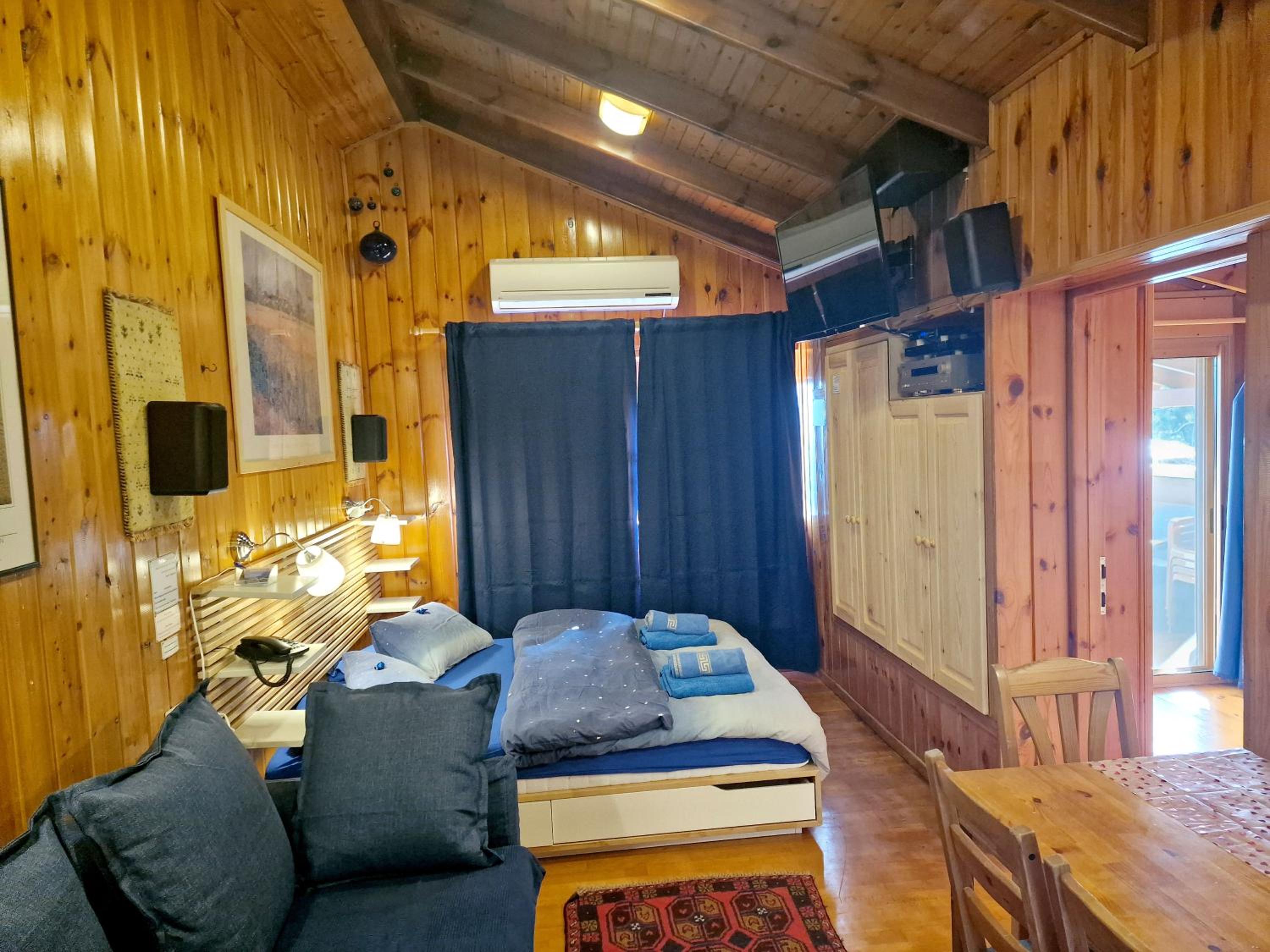 Deluxe Double Room with Mountain View (Shani) - Photo 3