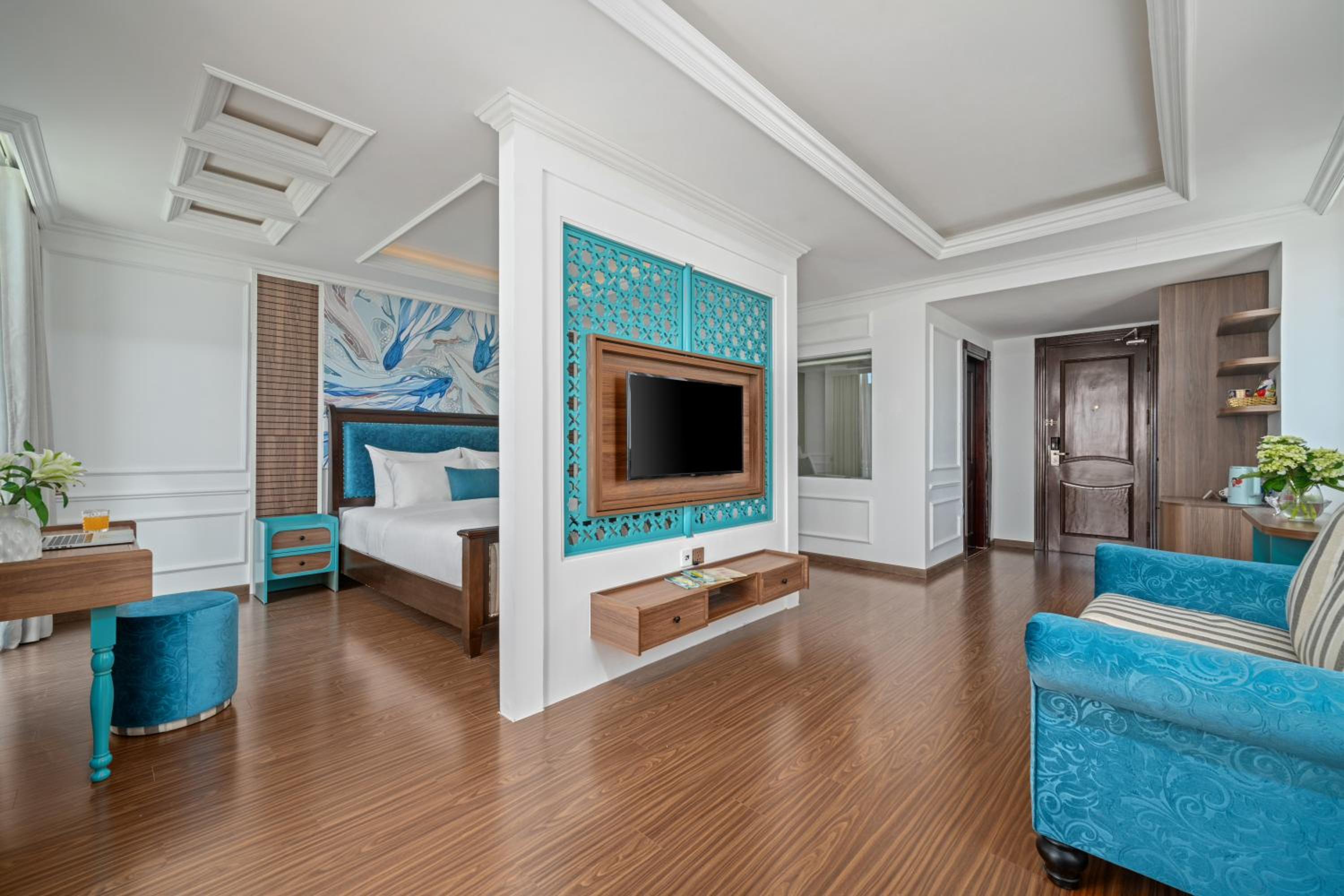 Executive Suite Ocean Front with Balcony  photo 2