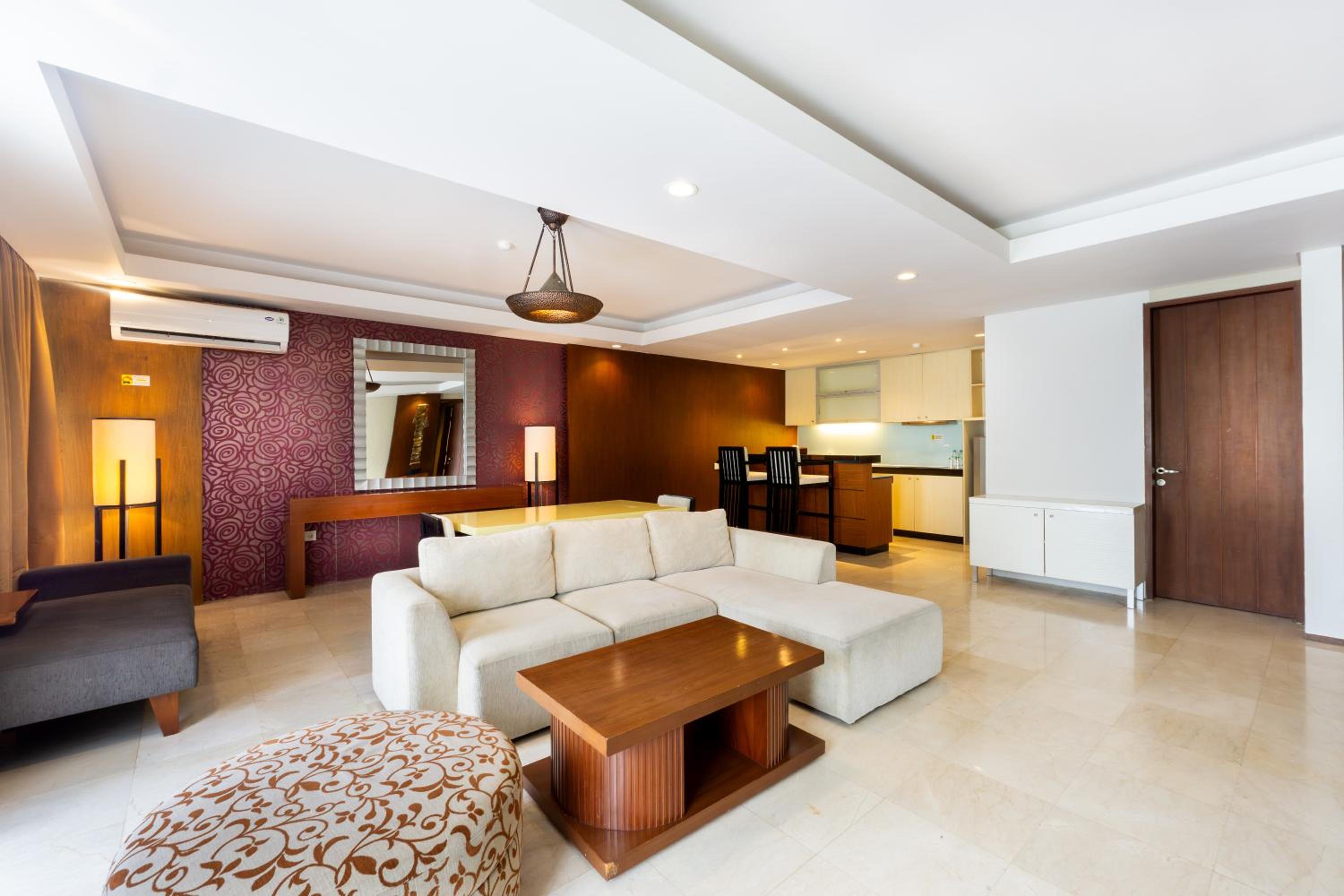 One-Bedroom Suite - Photo 3