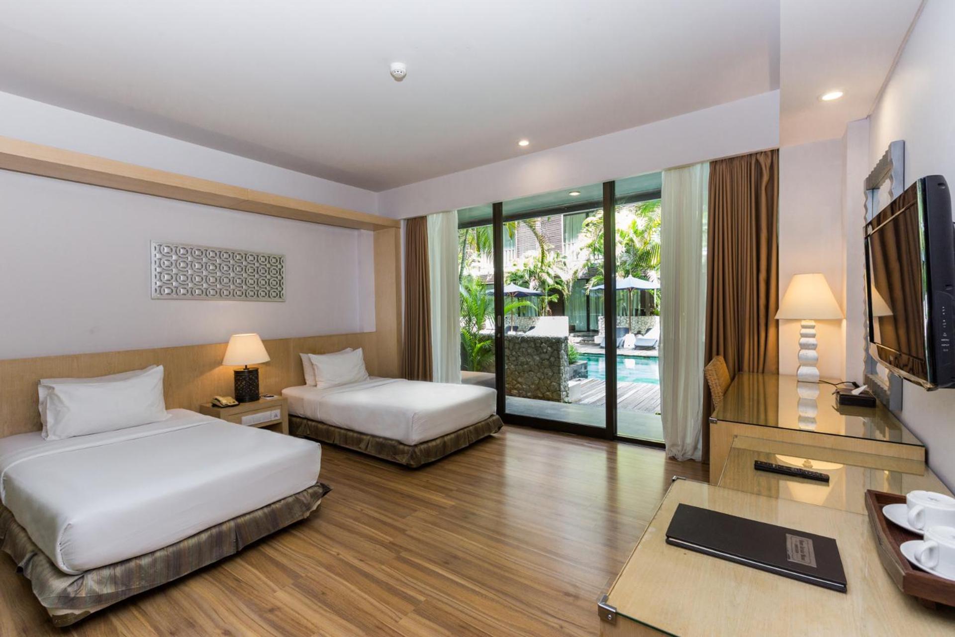 Deluxe Room With Pool Access - Photo 4