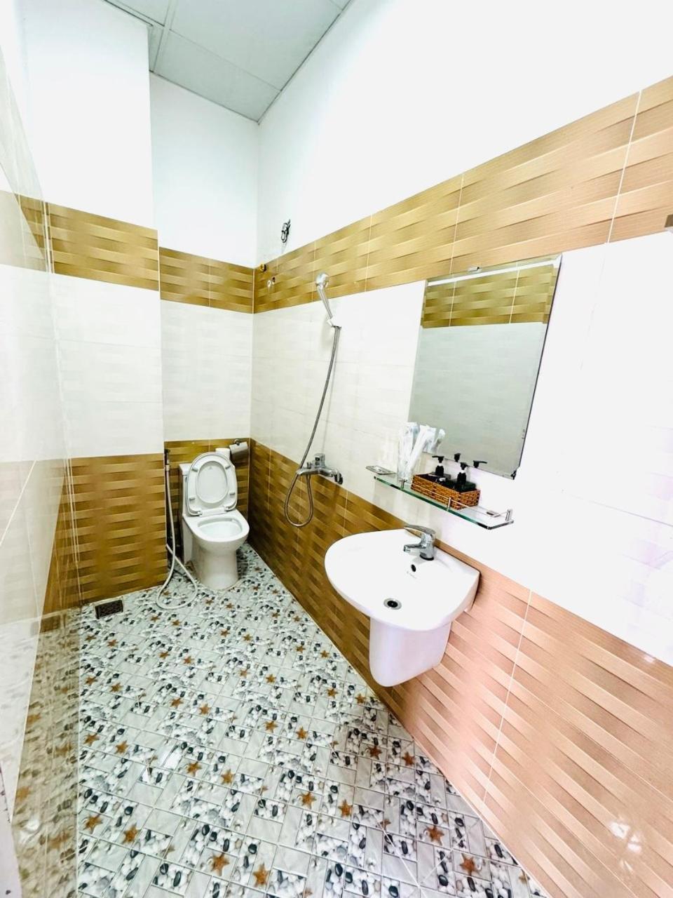 Standard King Room - Photo 3