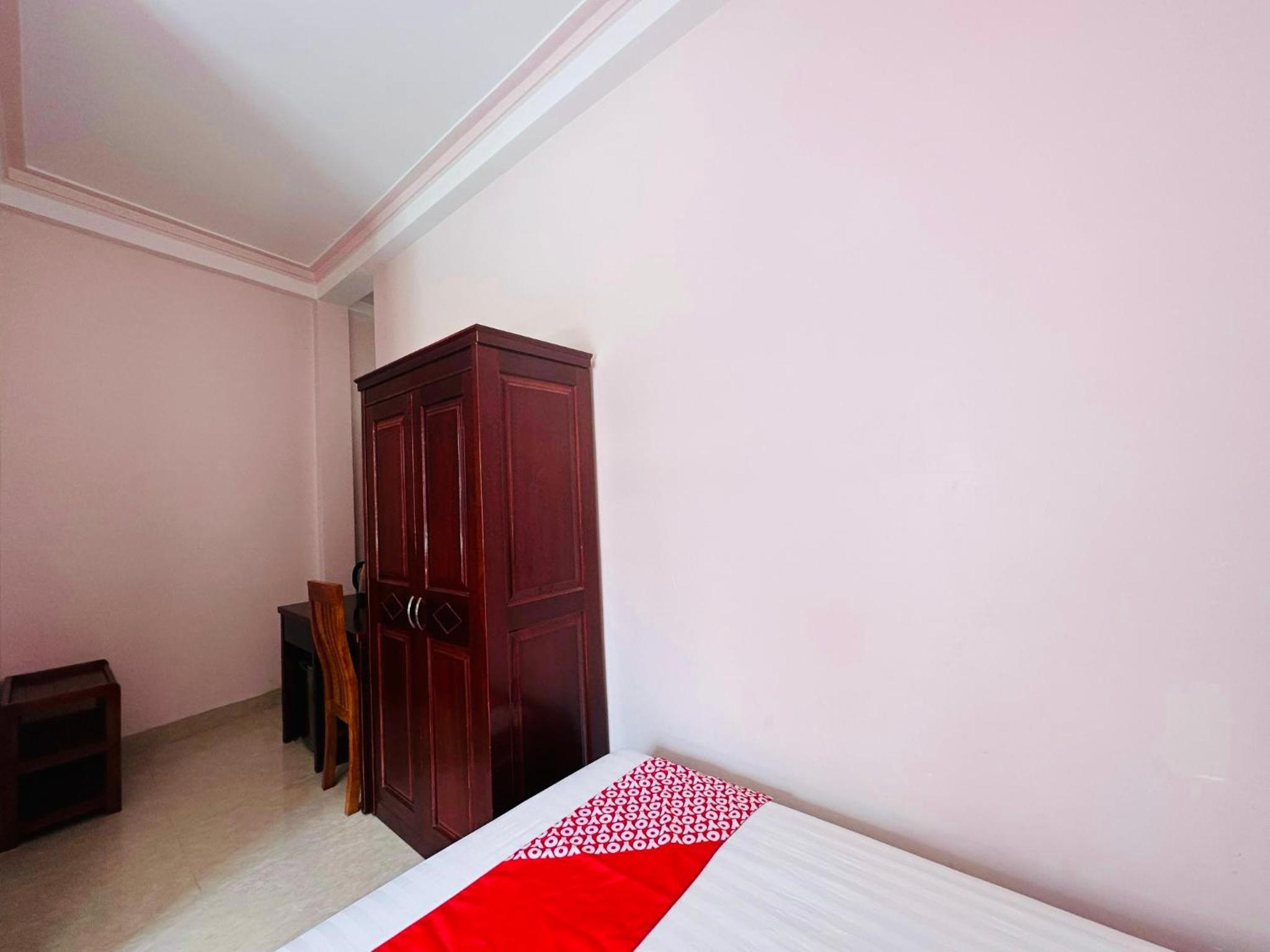 Standard King Room - Photo 7