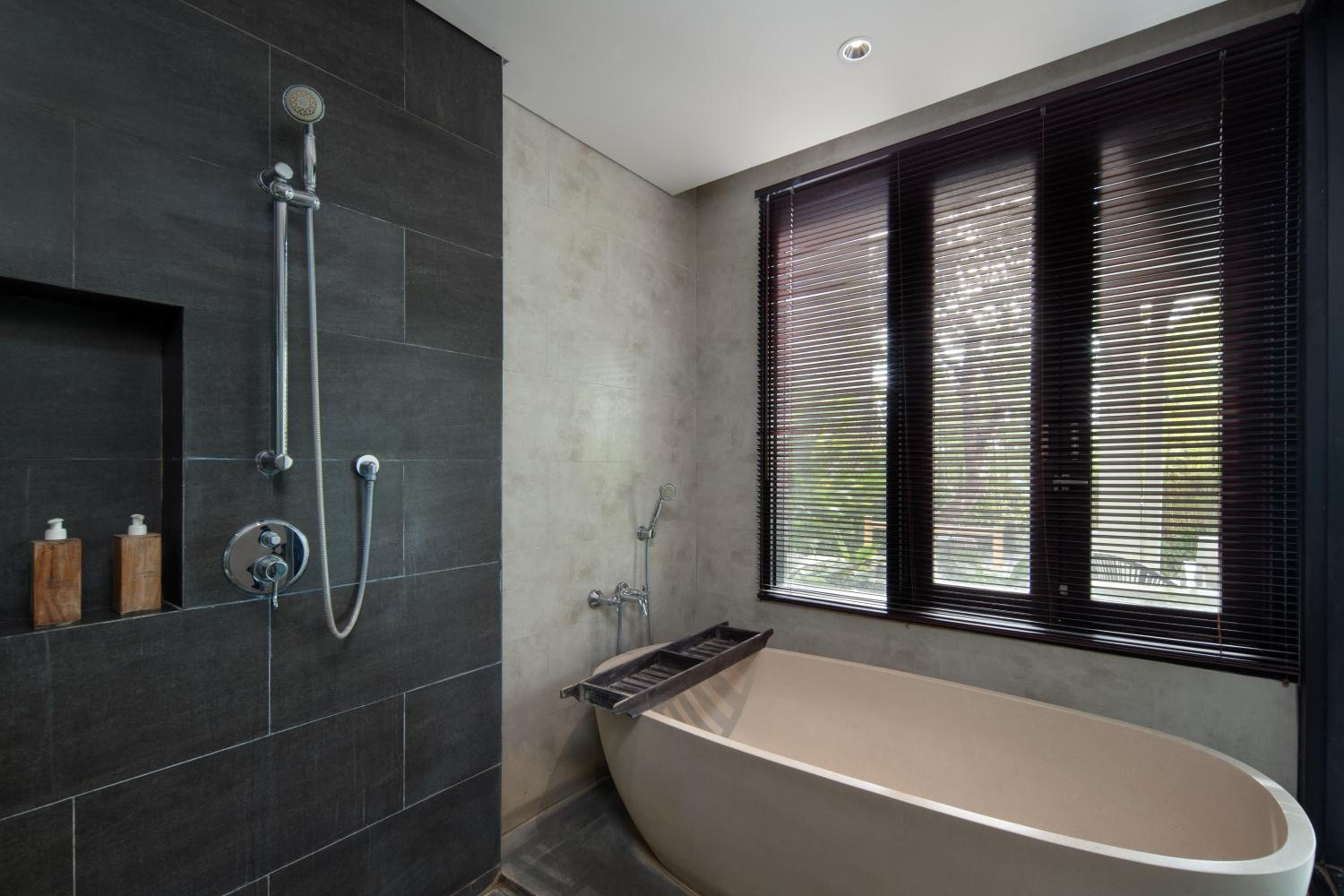 Suite with Pool View - Photo 5