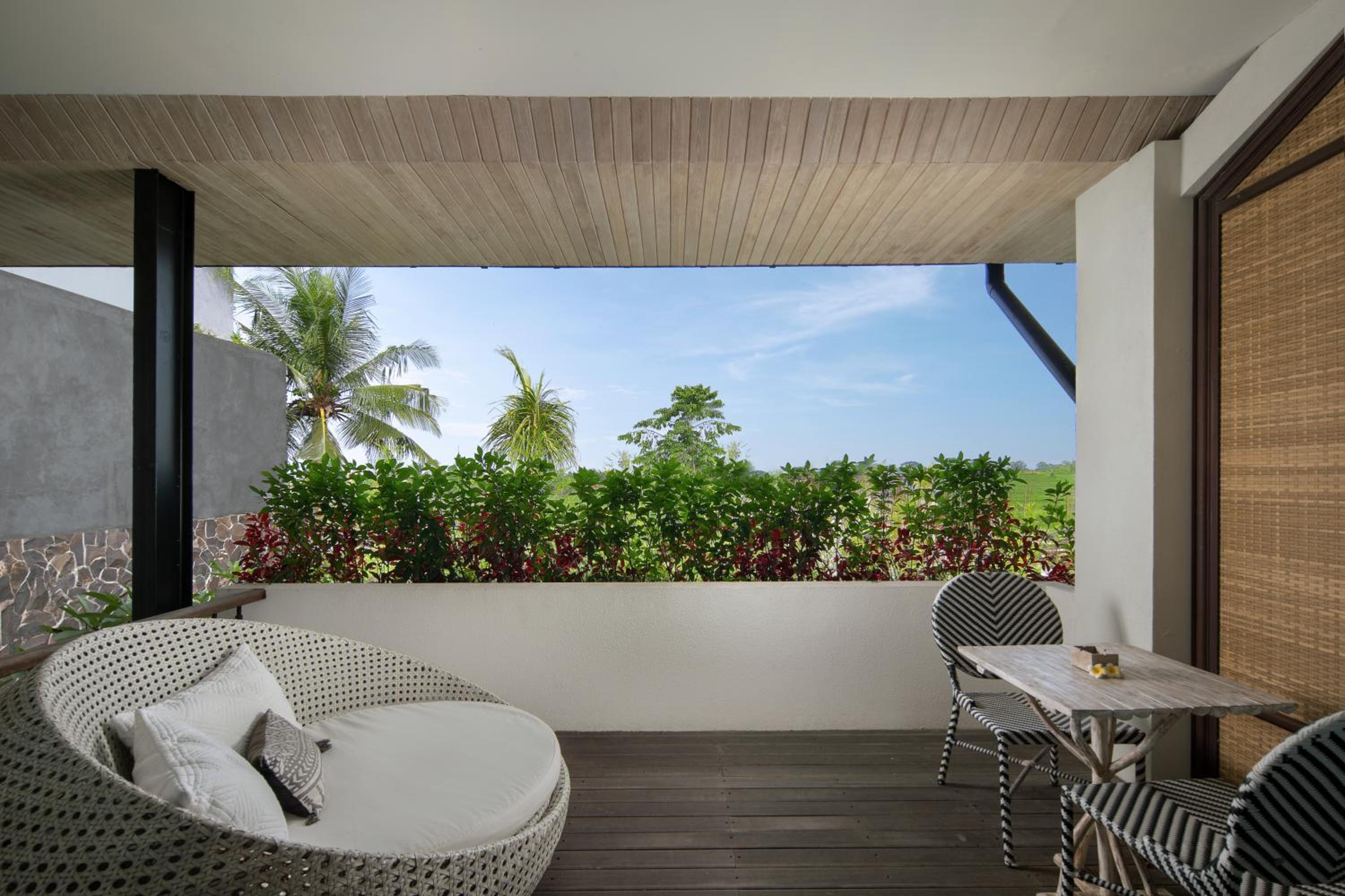 Deluxe Double Room with Balcony - Photo 5