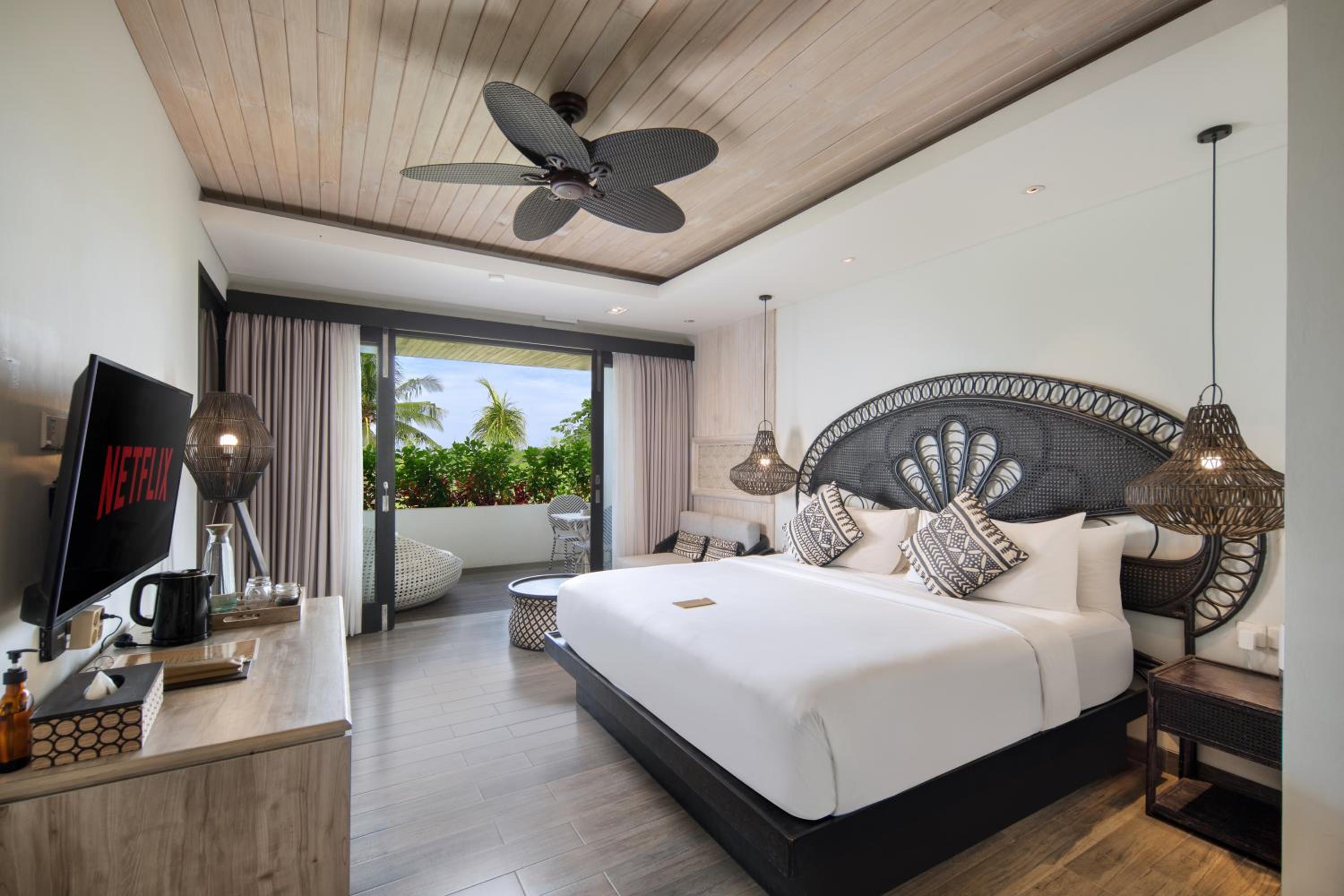 Deluxe Double Room with Balcony - Photo 1
