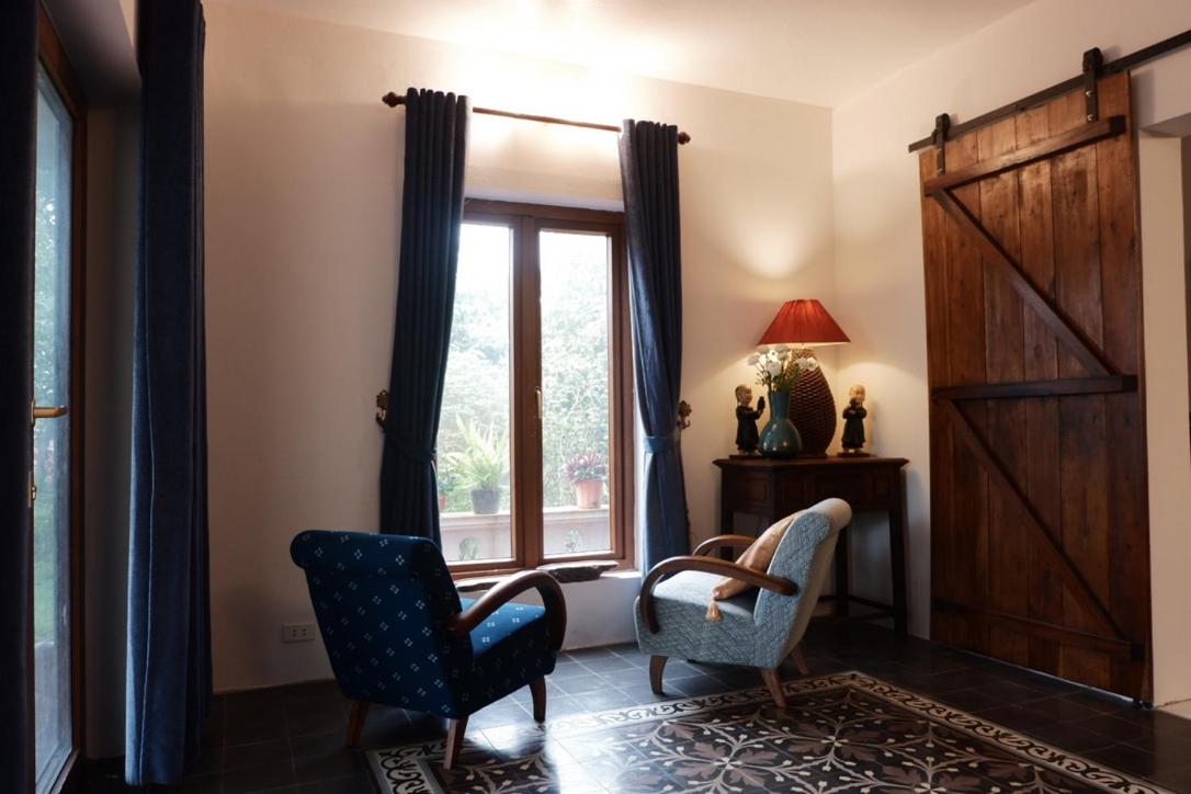 Family Room With Garden View photo 2