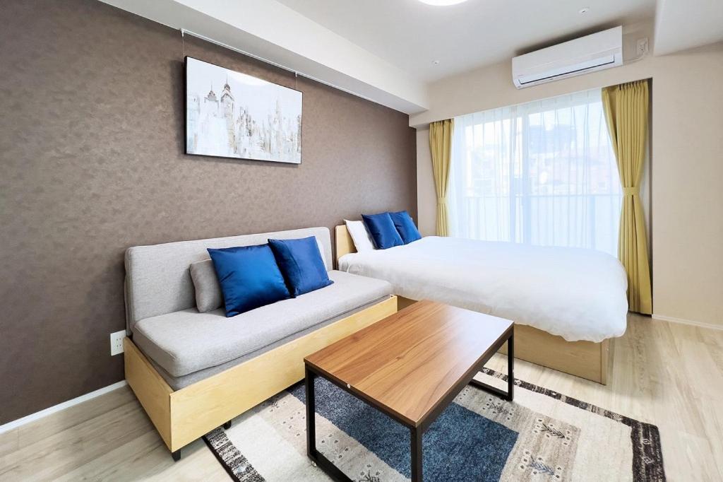 One-Bedroom Apartment photo 1