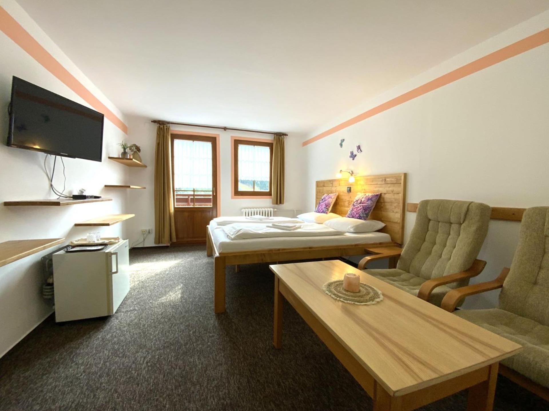Deluxe Double Room with Balcony photo 1