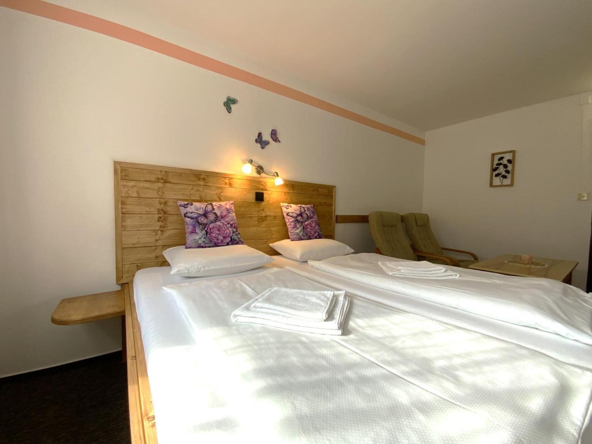 Deluxe Double Room with Balcony photo 2