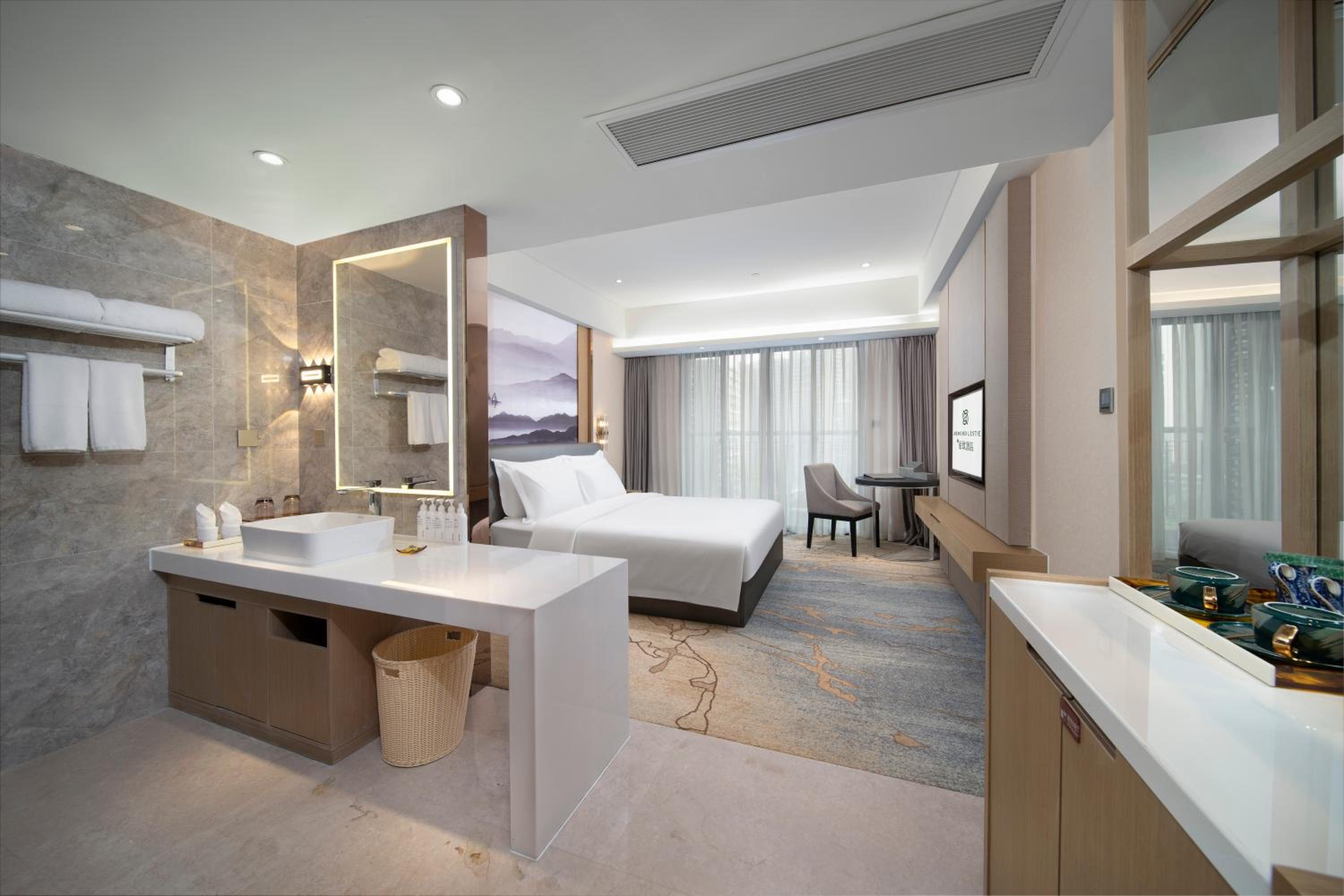 Deluxe Queen Room