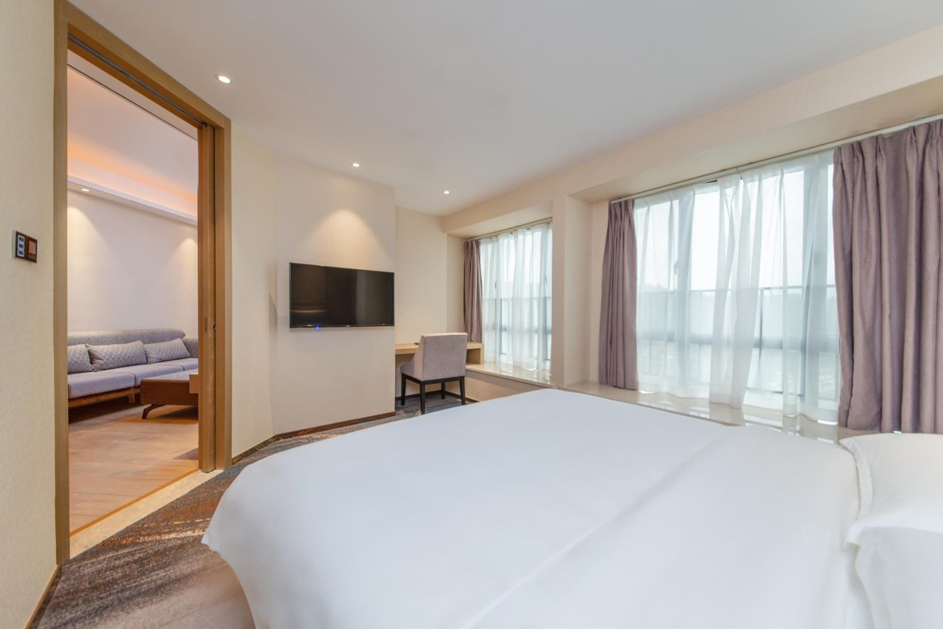 Deluxe Suite