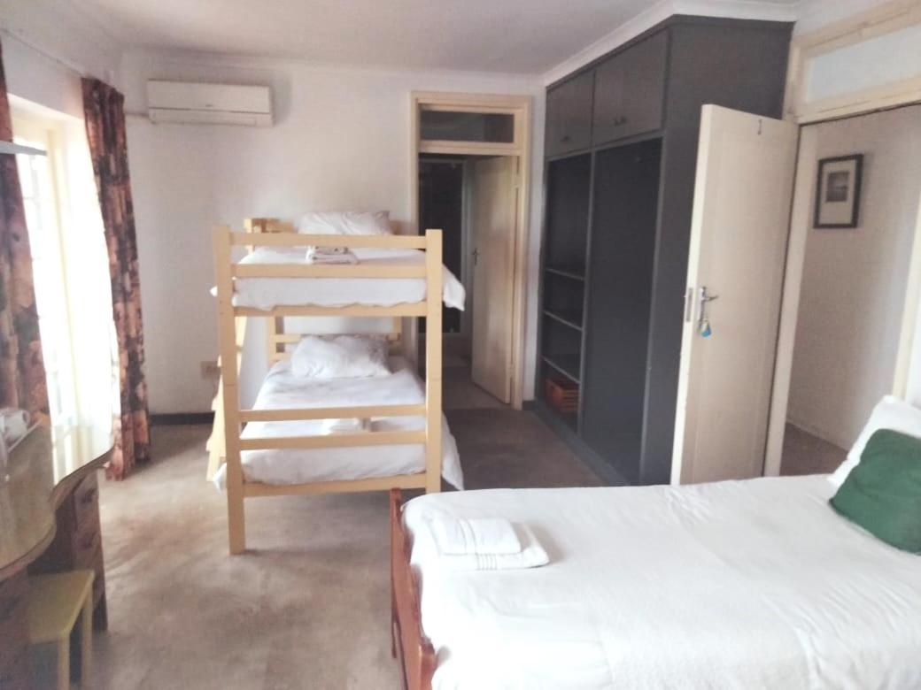 Female Dormitory Room photo 1