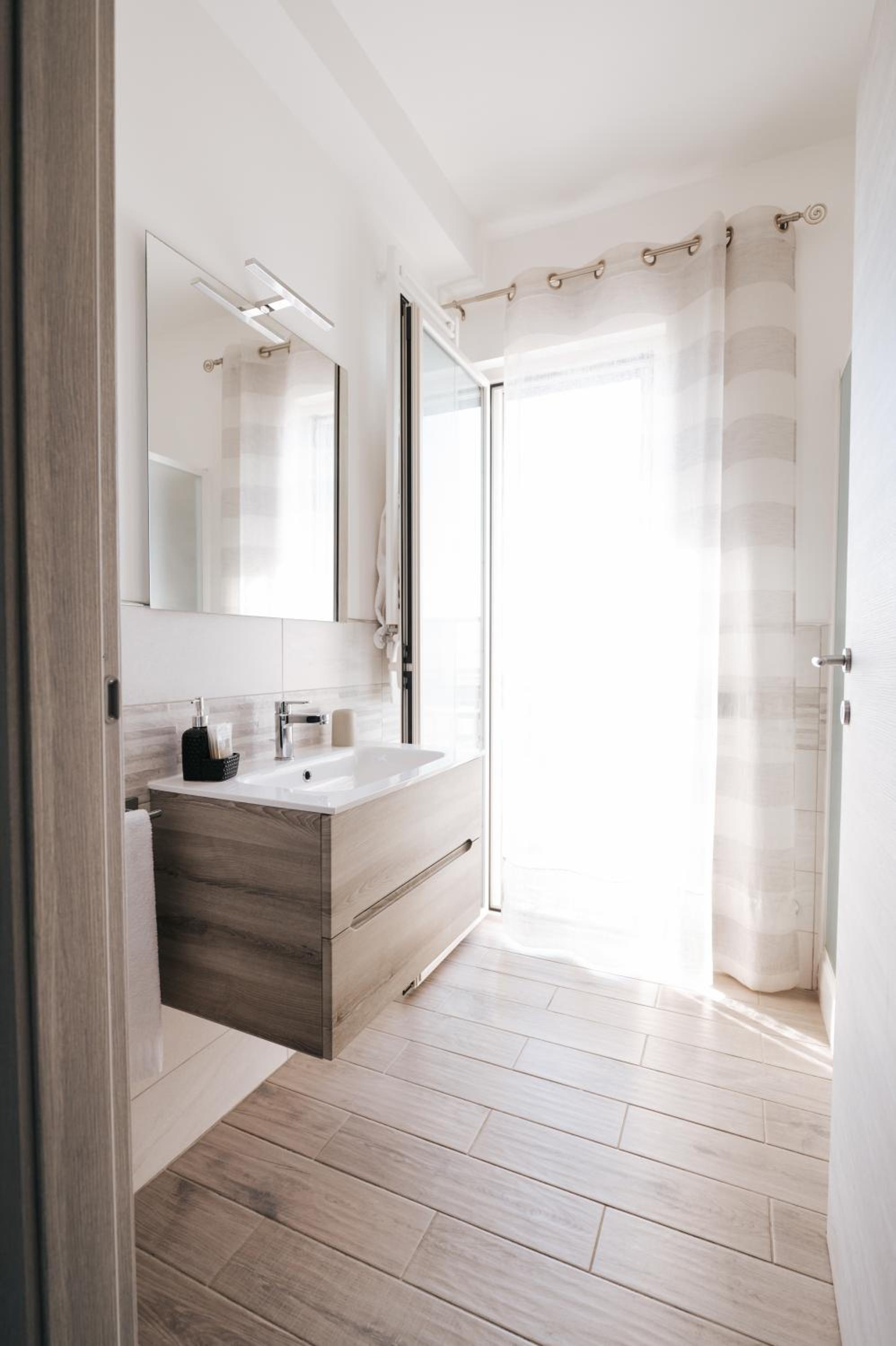 Deluxe Family Room - Photo 15
