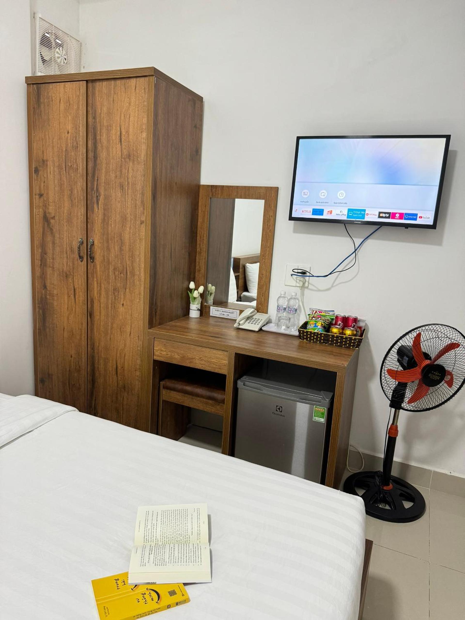 Standard Double Room - Photo 11