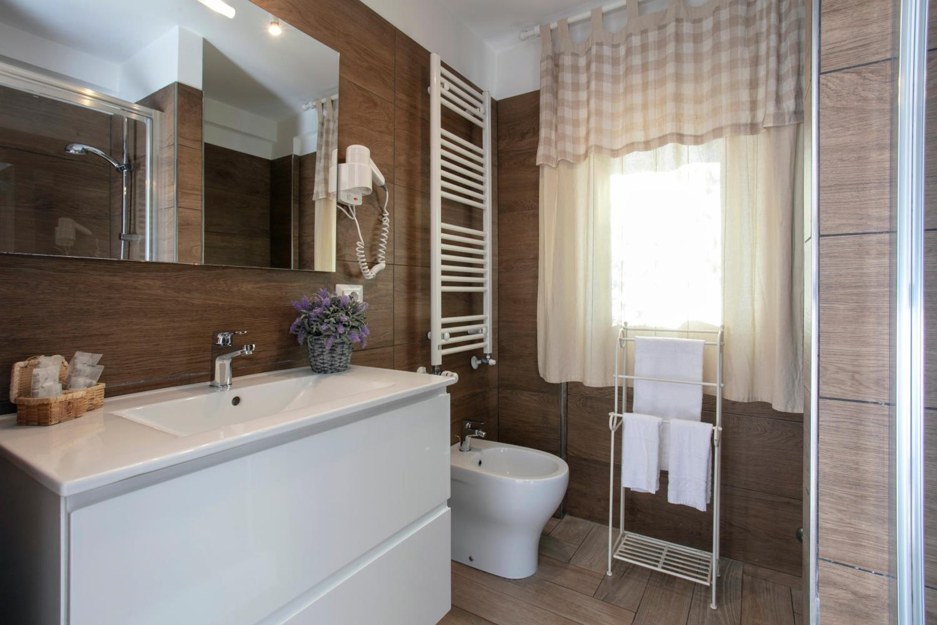 Double Room - Photo 23