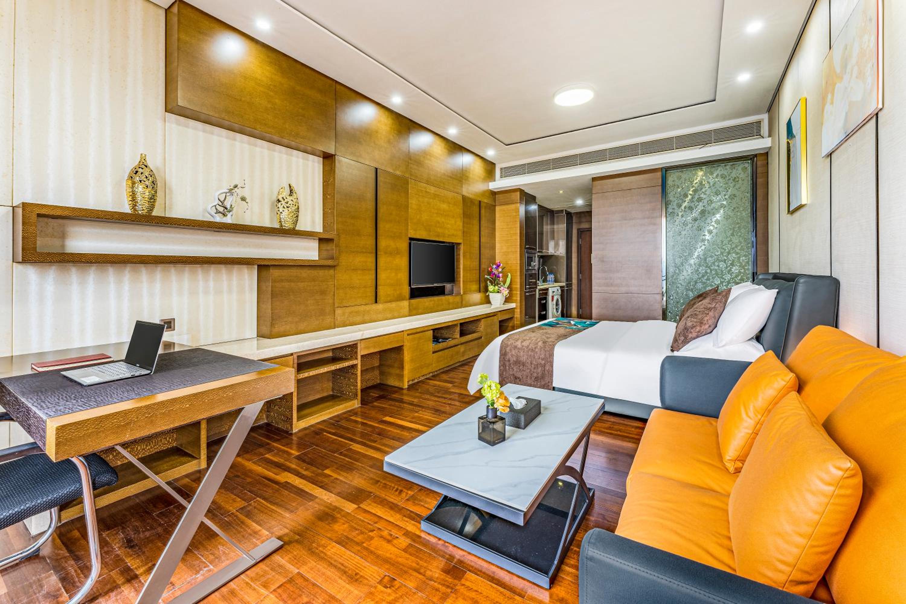 Deluxe Queen Room