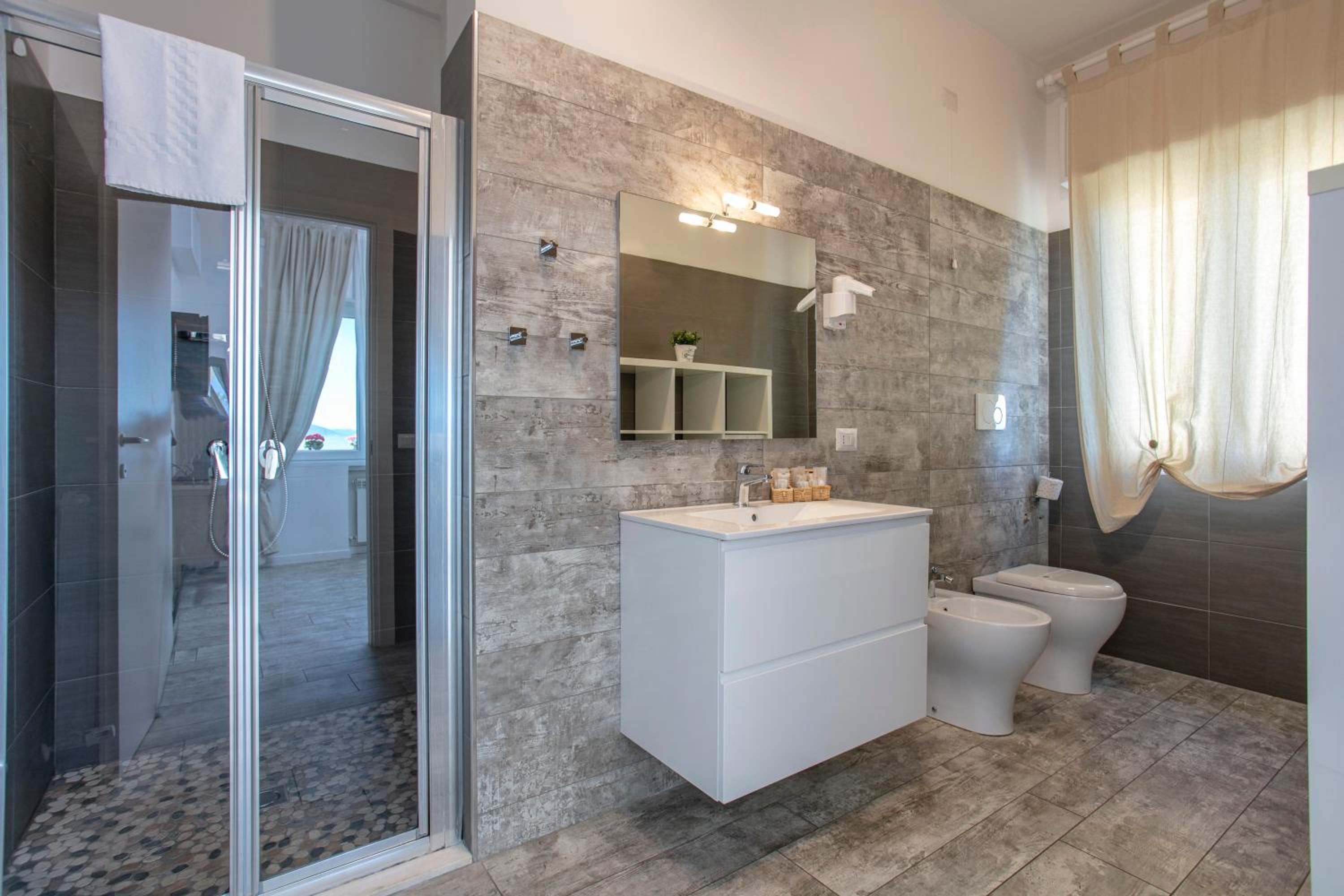 Double Room - Photo 14