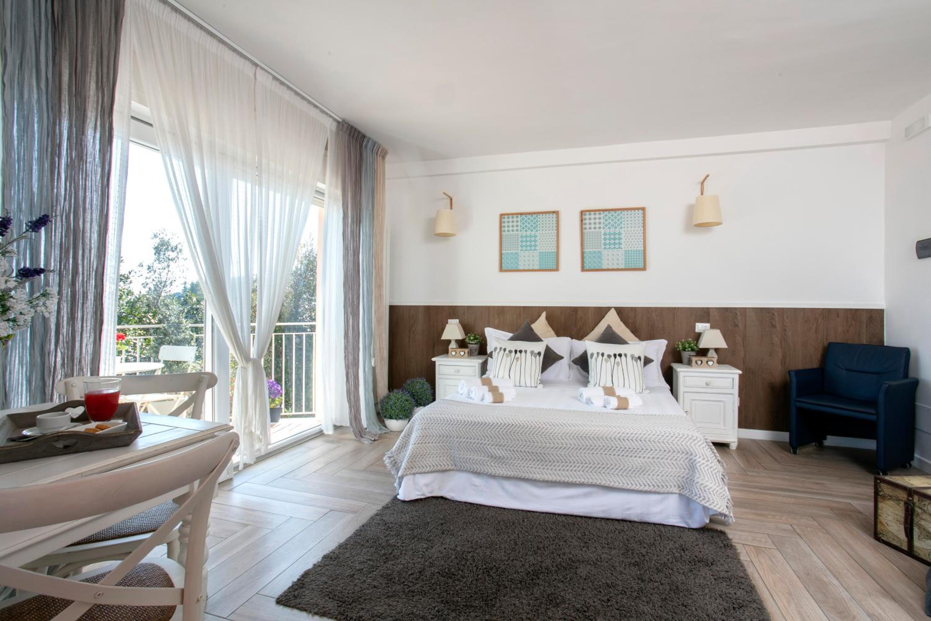 Triple Room - Photo 10
