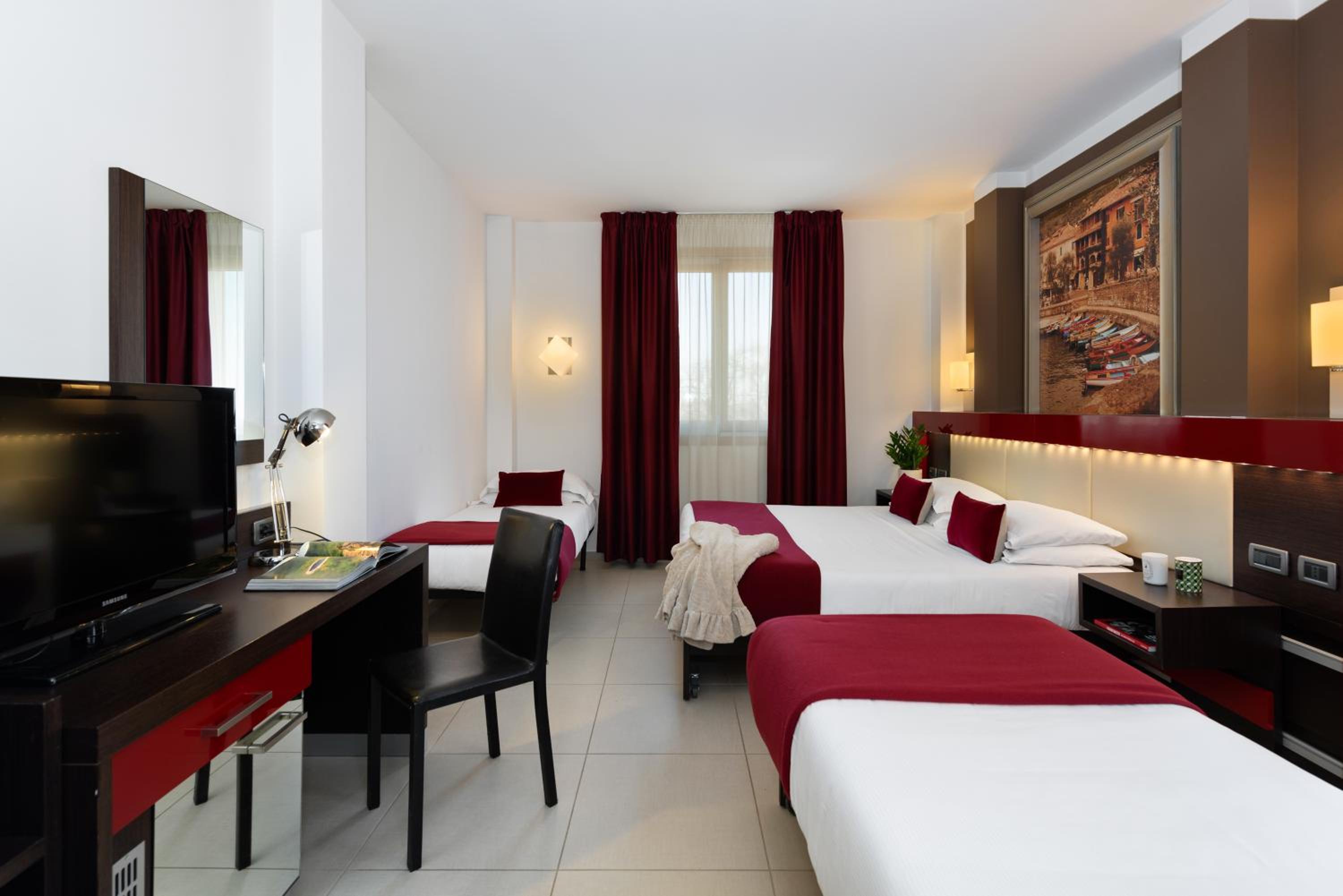 Quadruple Room - Photo 1