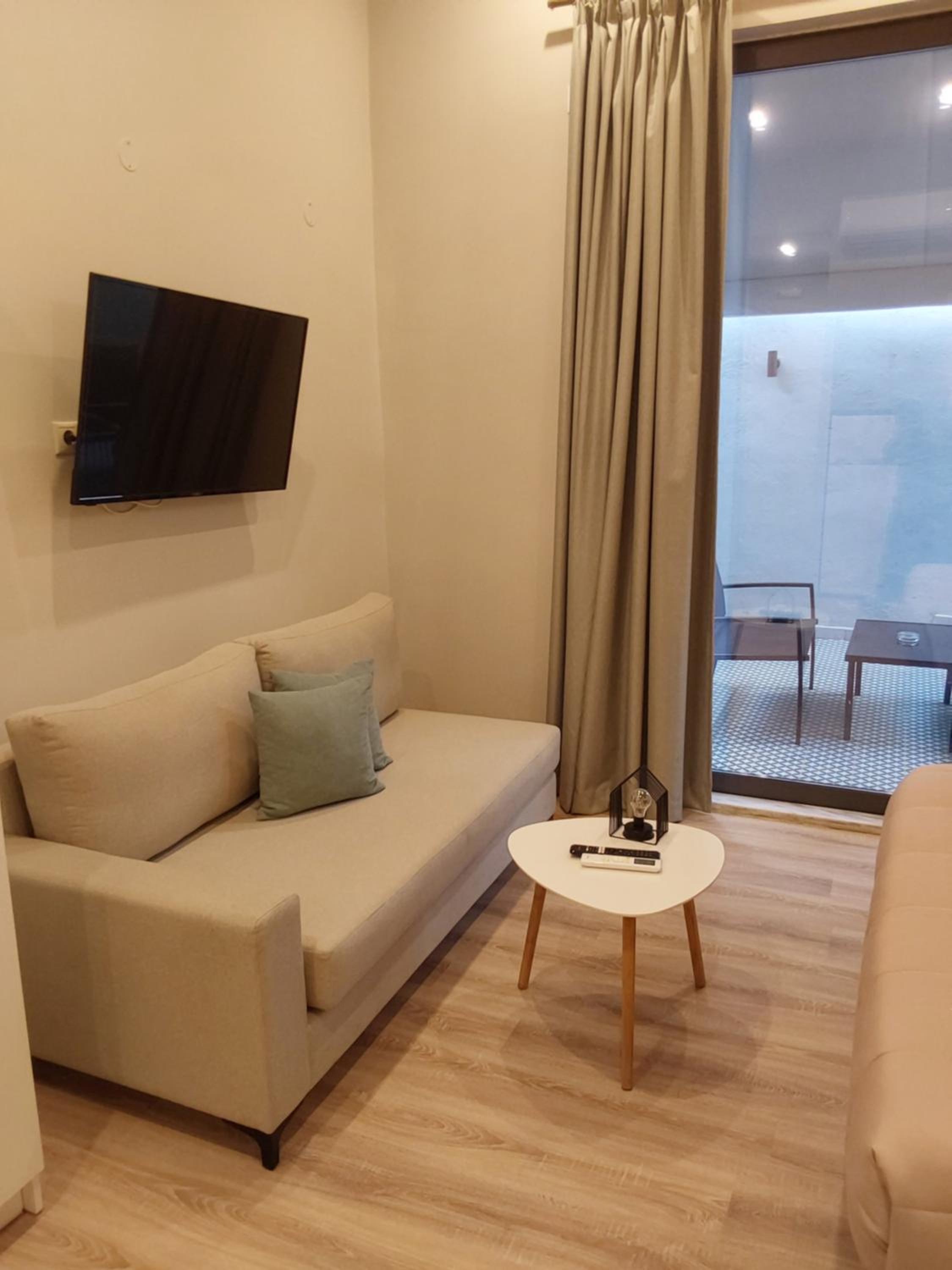 Apartment with Veranda photo 3