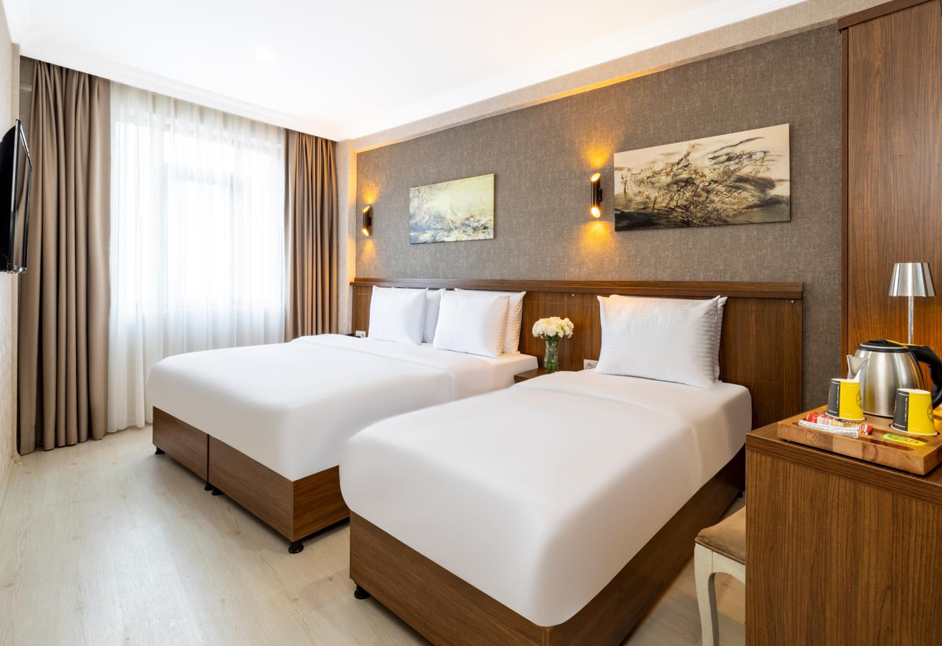 Deluxe Triple Room photo 2