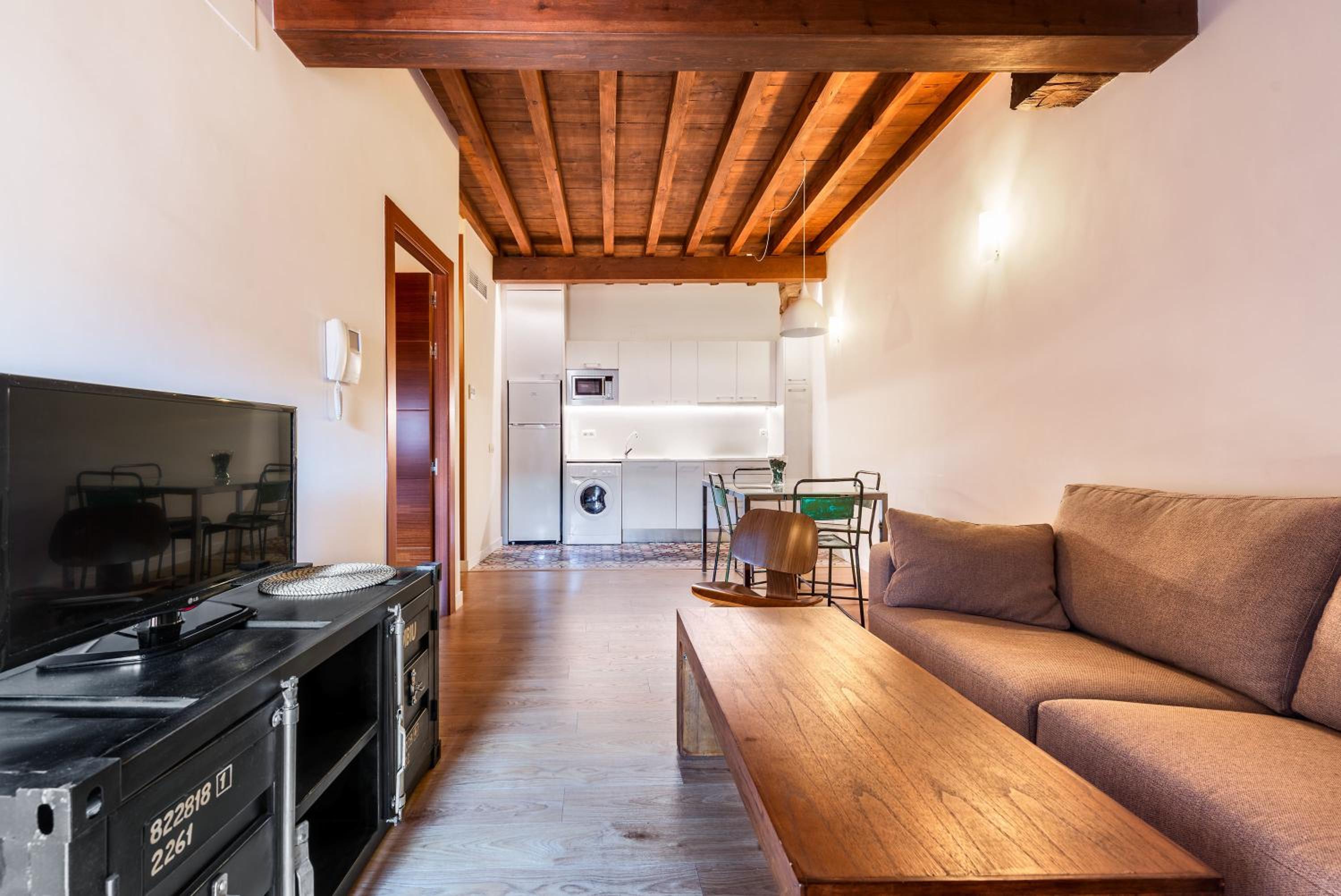 One-Bedroom Apartment - Photo 9