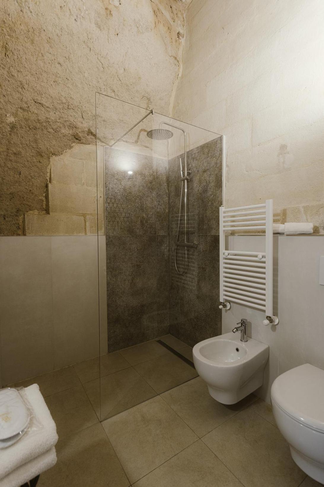 Deluxe Double or Twin Room - Photo 2