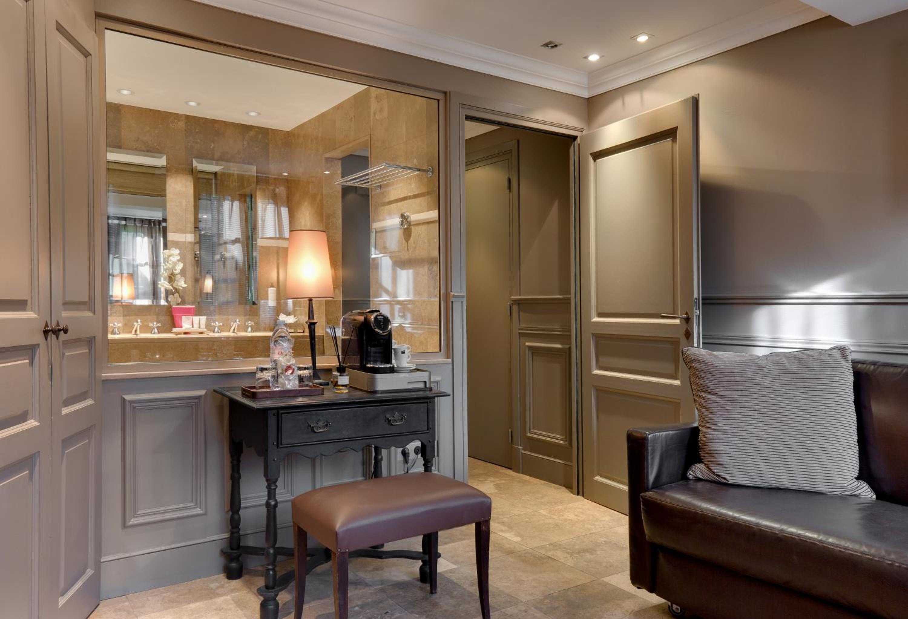 Junior Suite (2 Adults) - Photo 8