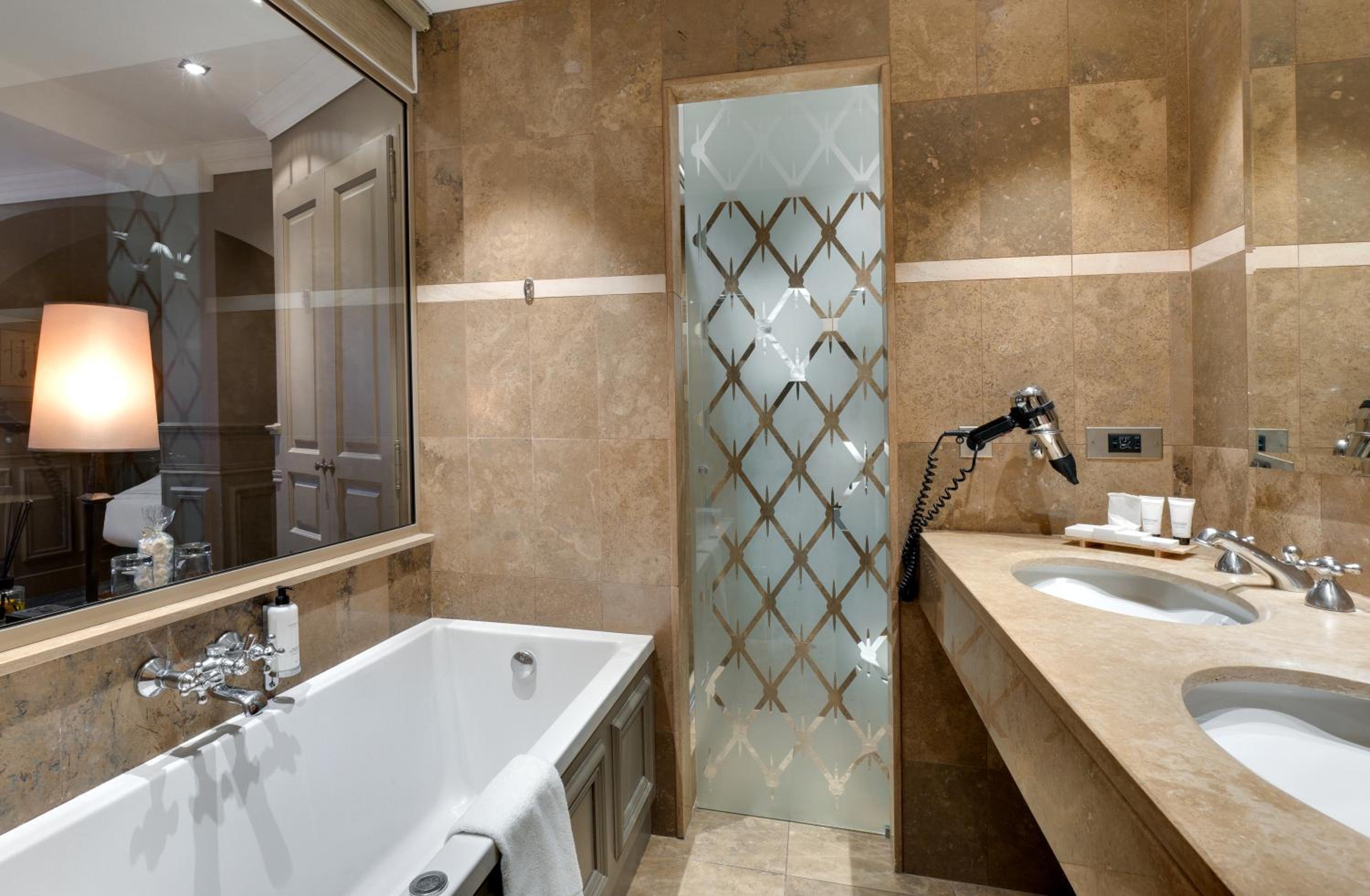 Junior Suite (2 Adults) - Photo 7