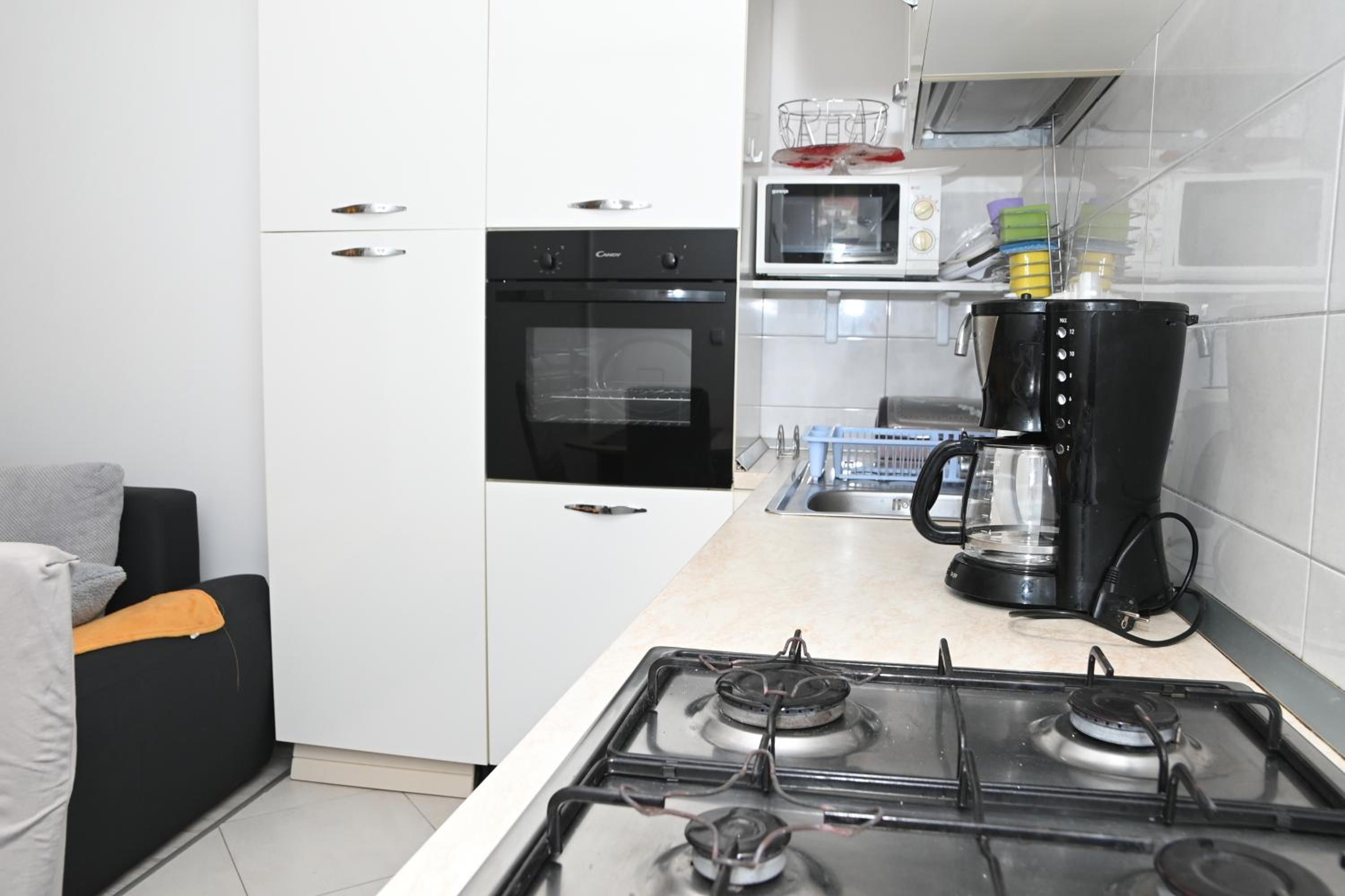 Apartment with Terrace - Photo 6