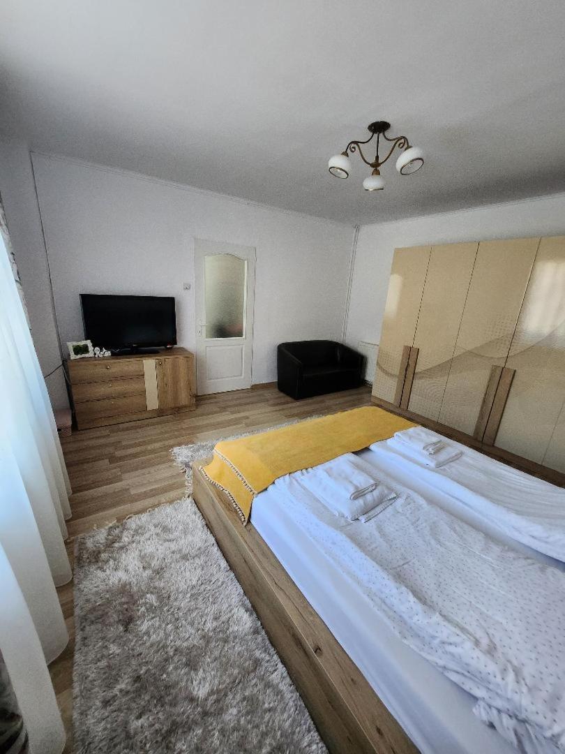 Two-Bedroom Apartment - Photo 11