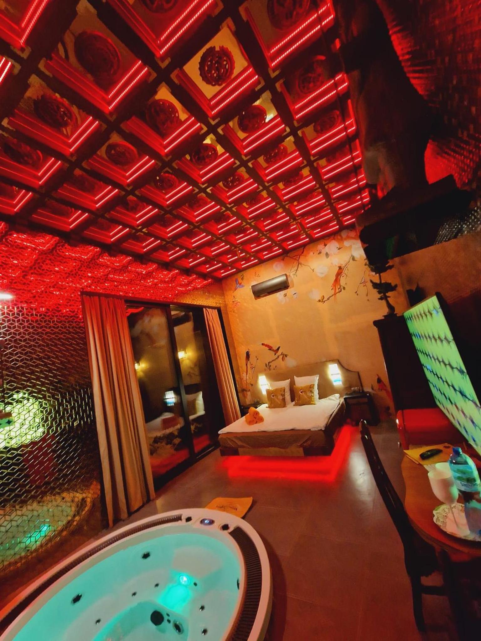 Small Apartment with Jacuzzi - Photo 12