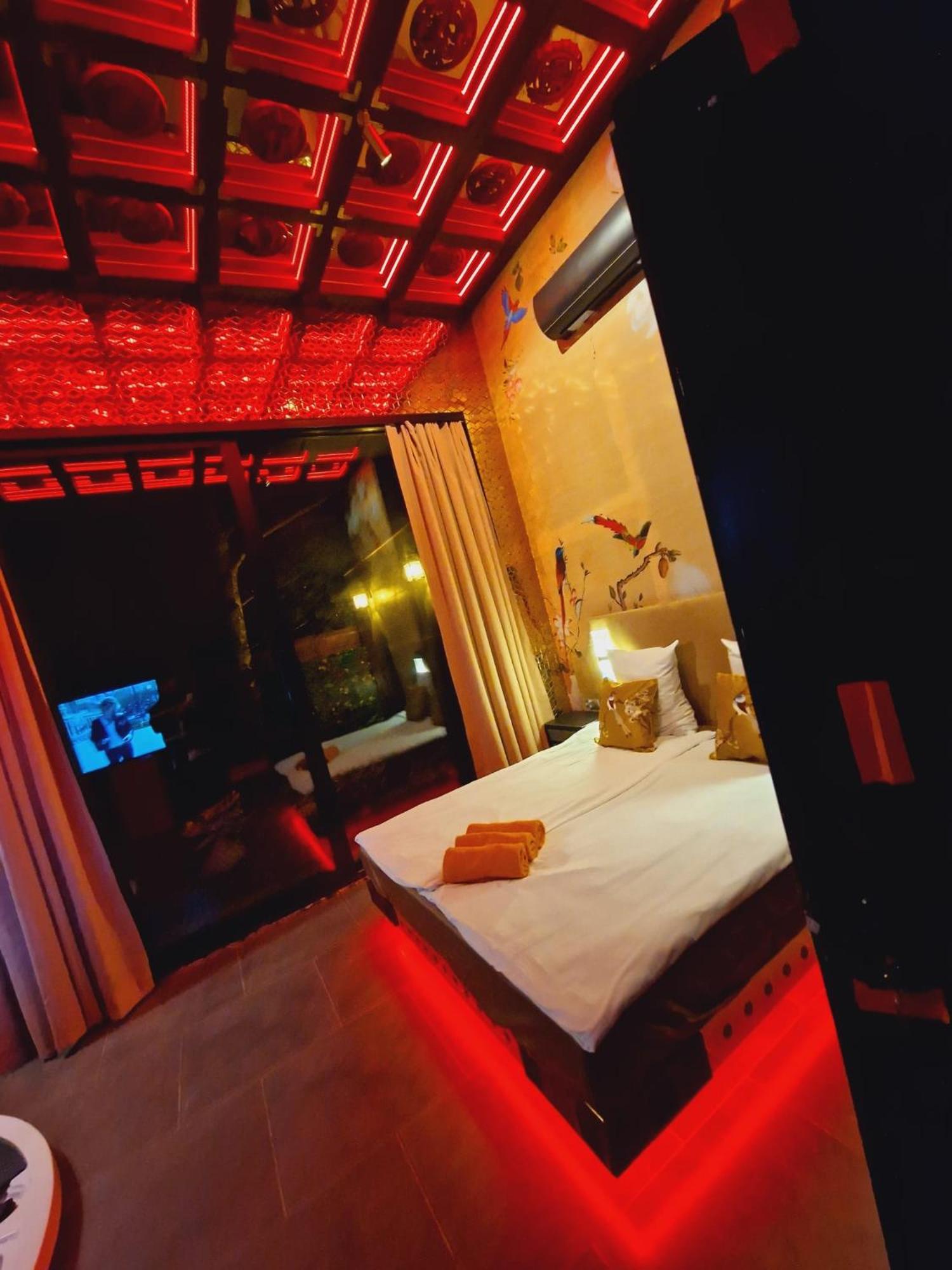Small Apartment with Jacuzzi - Photo 35