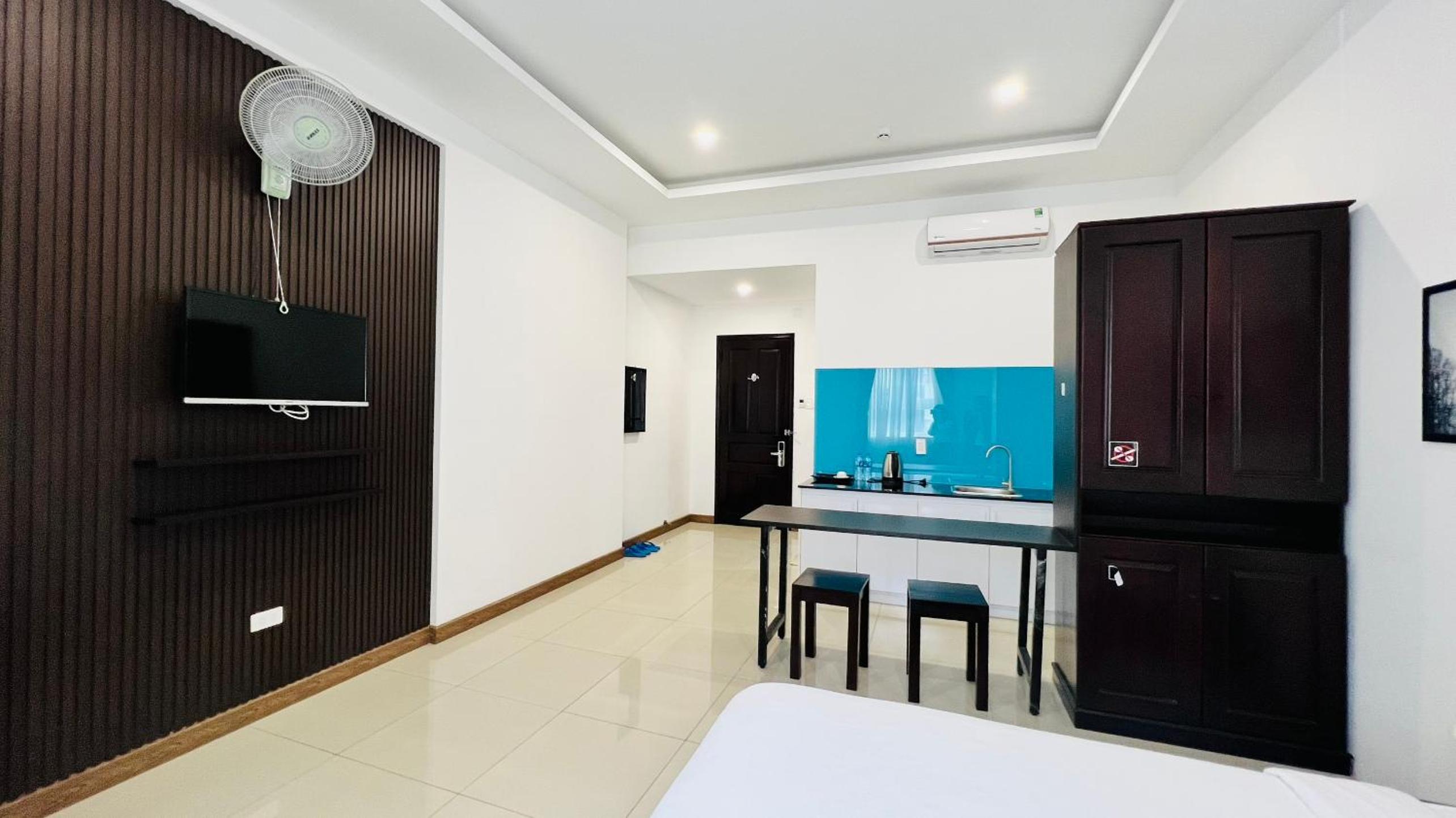 Apartment photo 2