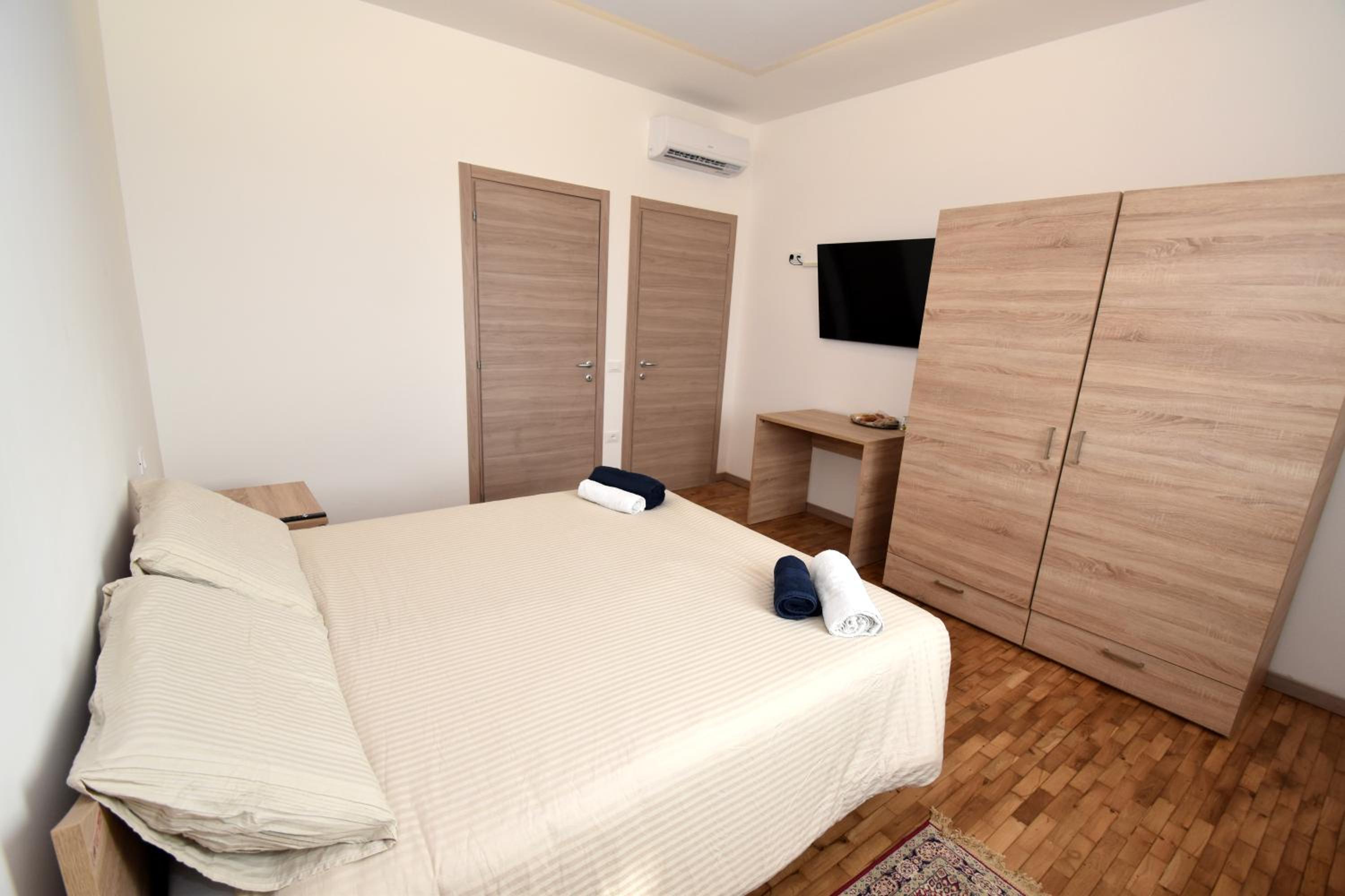 Double or Twin Room with Swimming Pool Access photo 3