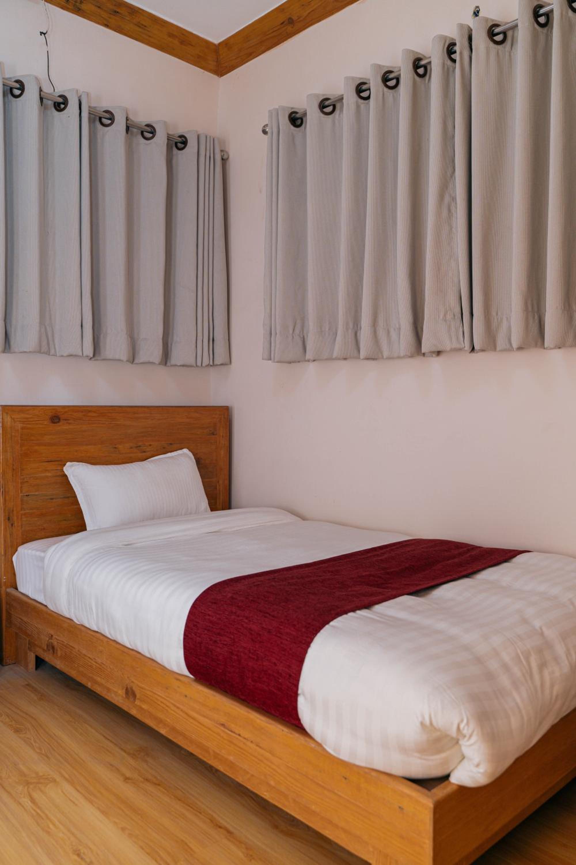 Single Room with Private Bathroom