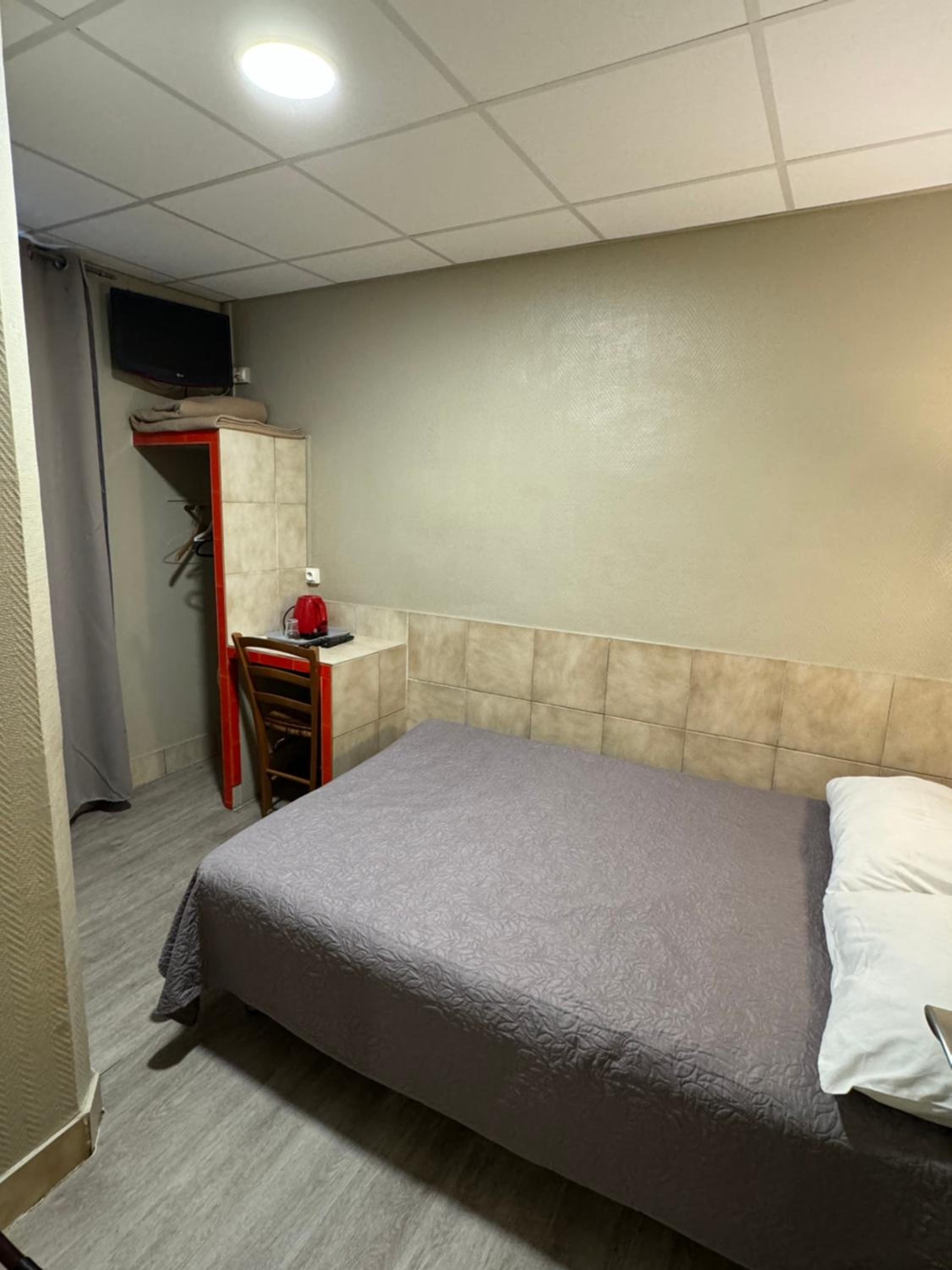 Single Room with Shower photo 3