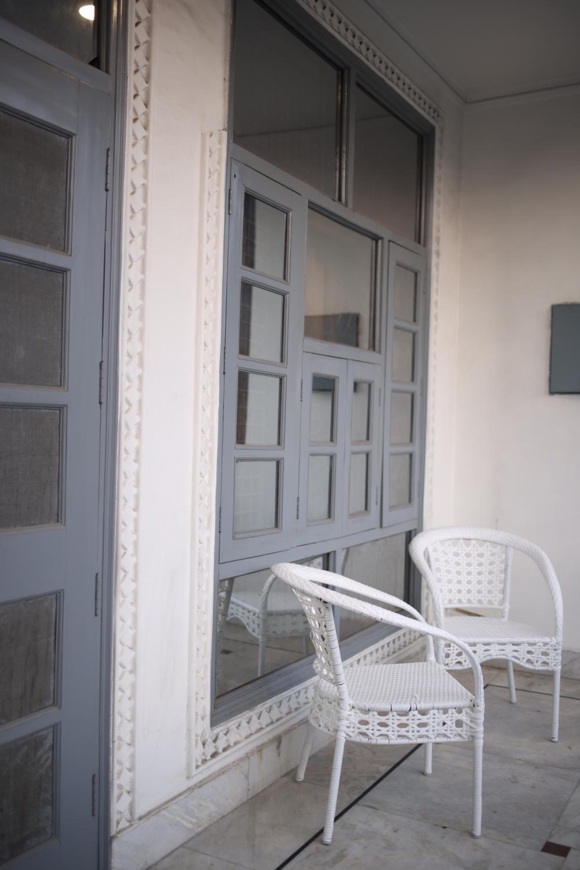 King Suite with Balcony - Photo 9